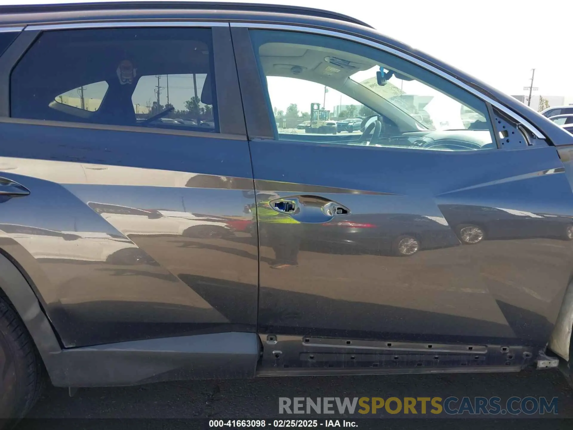 14 Photograph of a damaged car 5NMJC3AE9NH009570 HYUNDAI TUCSON 2022