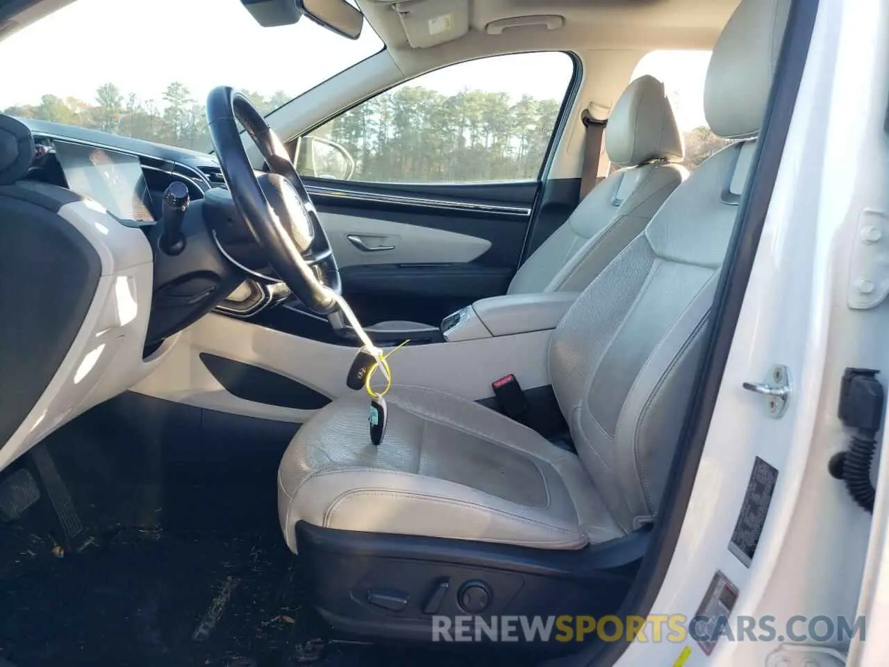 7 Photograph of a damaged car 5NMJC3AE9NH058462 HYUNDAI TUCSON 2022