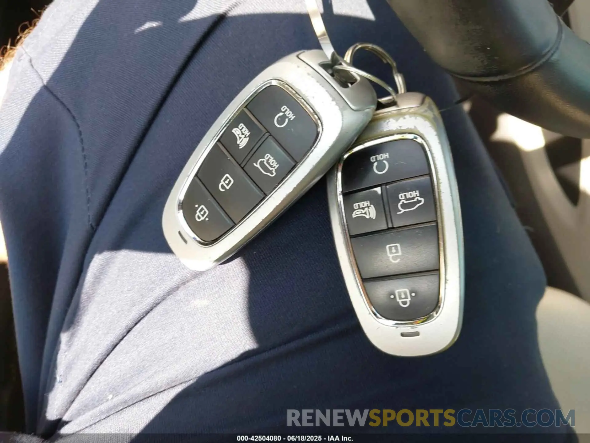 11 Photograph of a damaged car 5NMJC3AE9NH065265 HYUNDAI TUCSON 2022