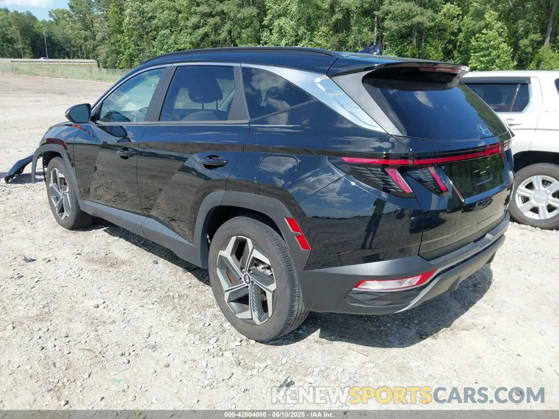 3 Photograph of a damaged car 5NMJC3AE9NH065265 HYUNDAI TUCSON 2022