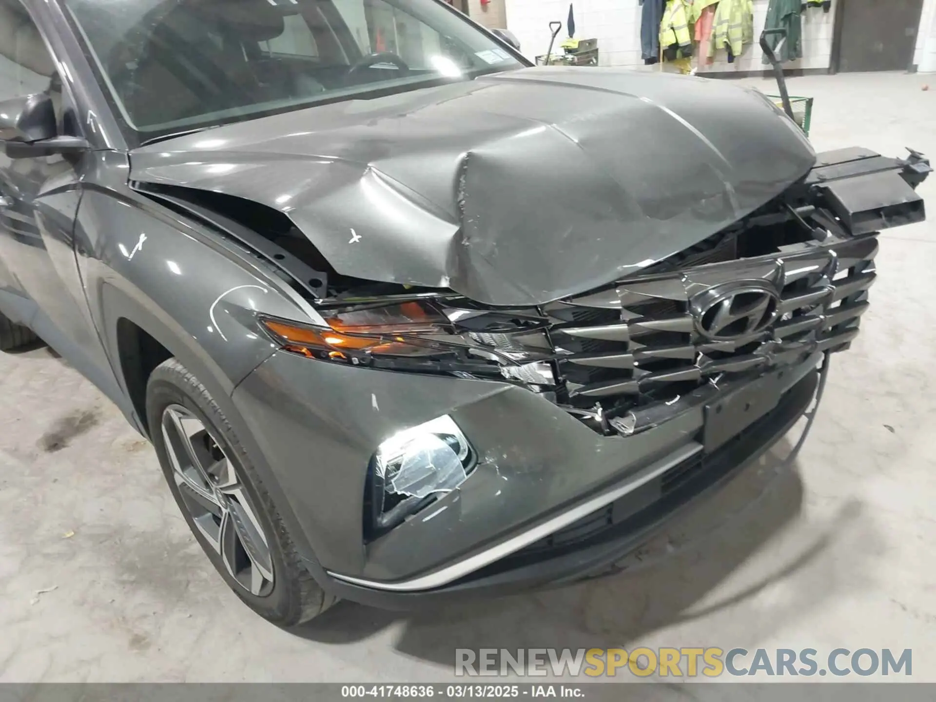 17 Photograph of a damaged car 5NMJCCAE1NH089480 HYUNDAI TUCSON 2022