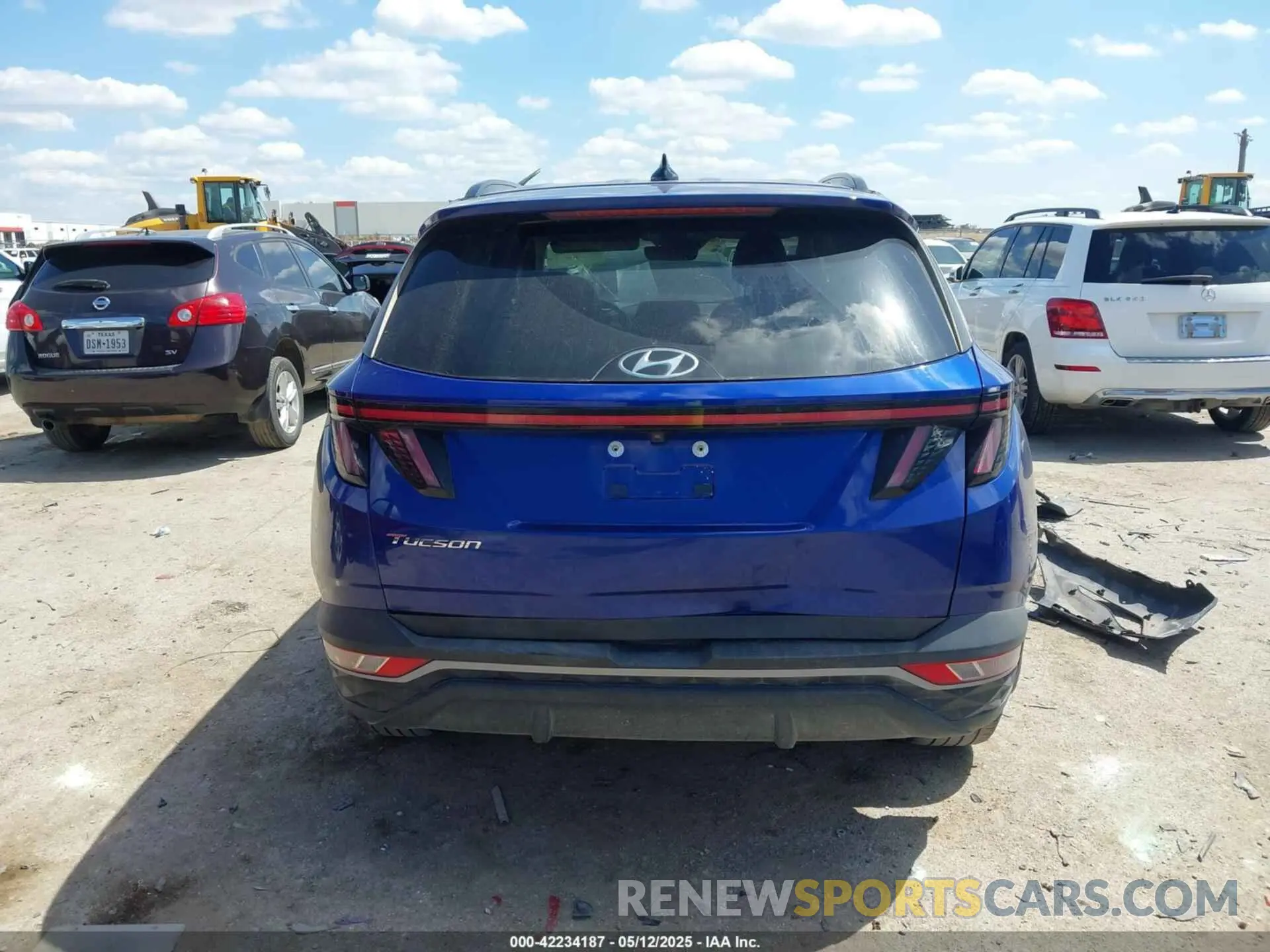 16 Photograph of a damaged car 5NMJCCAE1NH094565 HYUNDAI TUCSON 2022