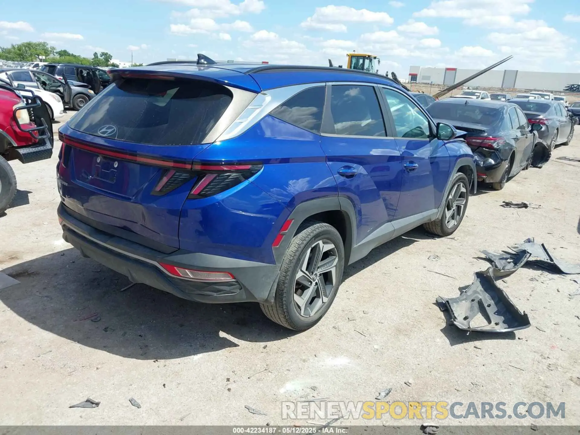 4 Photograph of a damaged car 5NMJCCAE1NH094565 HYUNDAI TUCSON 2022