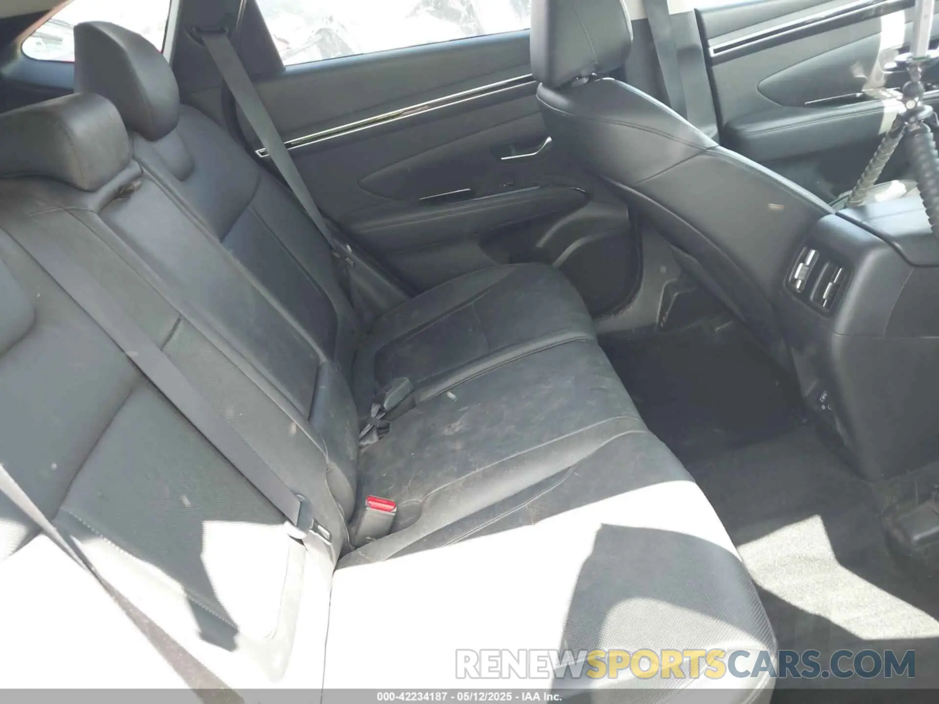 8 Photograph of a damaged car 5NMJCCAE1NH094565 HYUNDAI TUCSON 2022