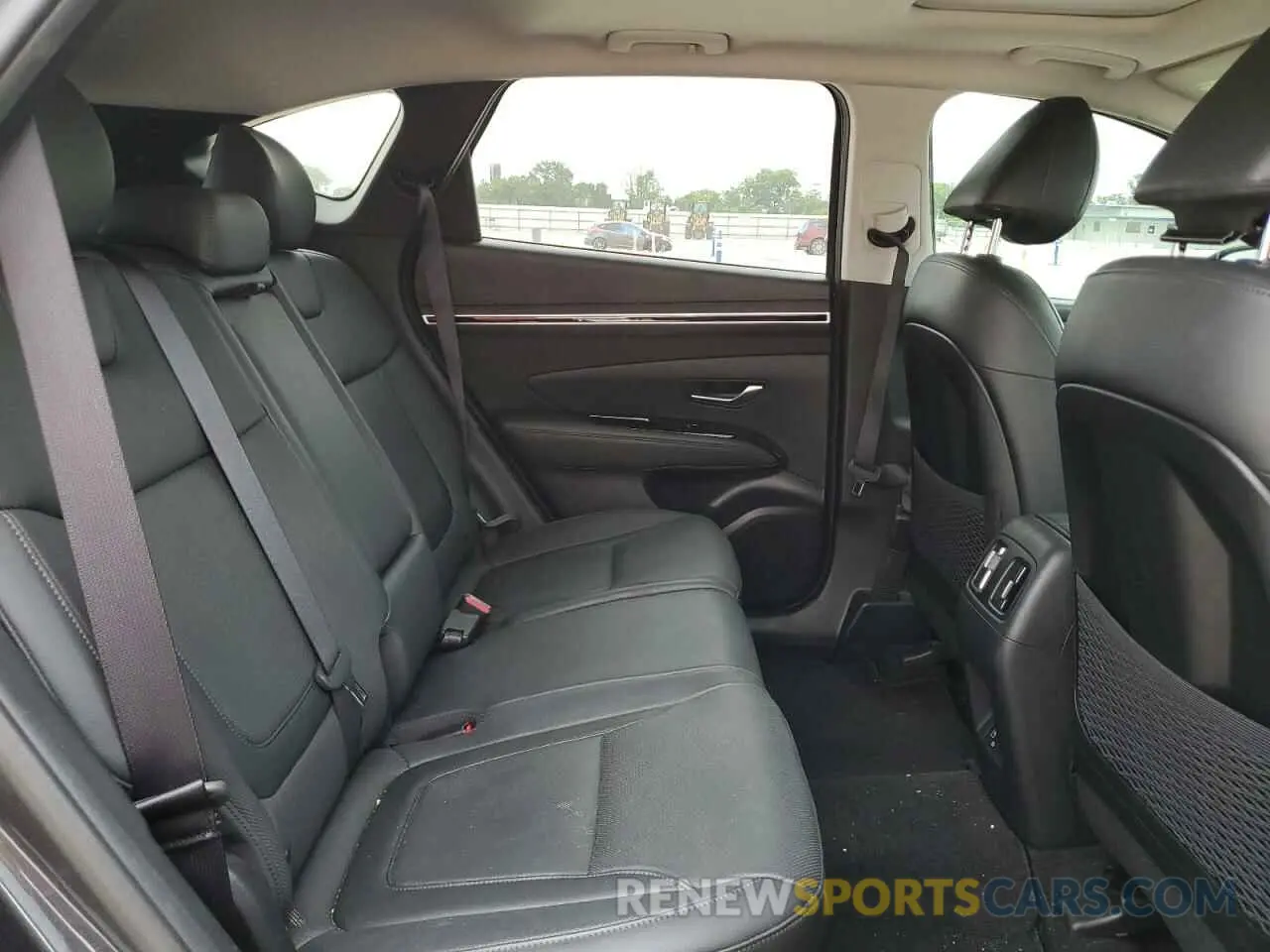 11 Photograph of a damaged car 5NMJCCAE1NH139987 HYUNDAI TUCSON 2022