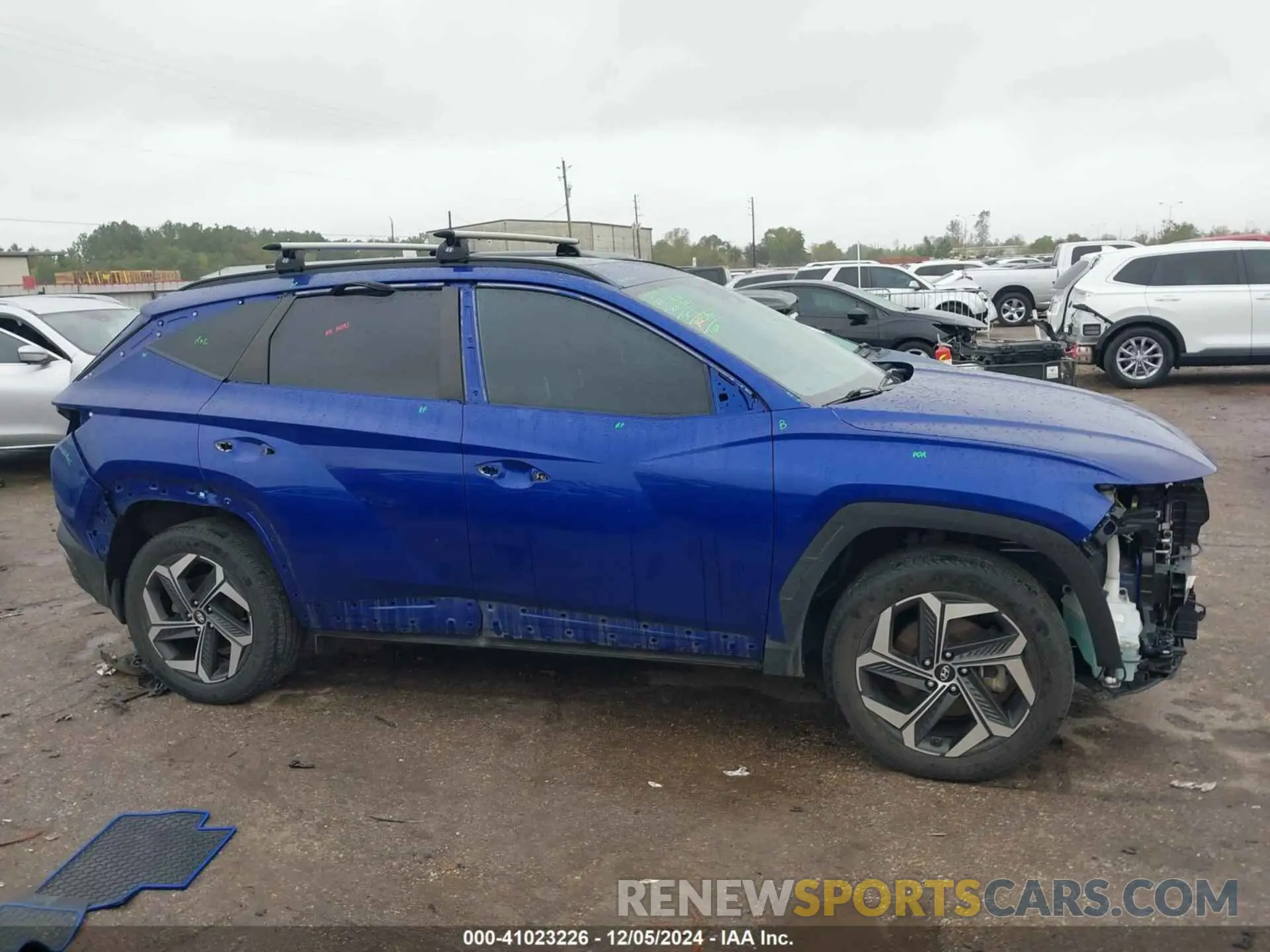 13 Photograph of a damaged car 5NMJCCAE2NH054091 HYUNDAI TUCSON 2022
