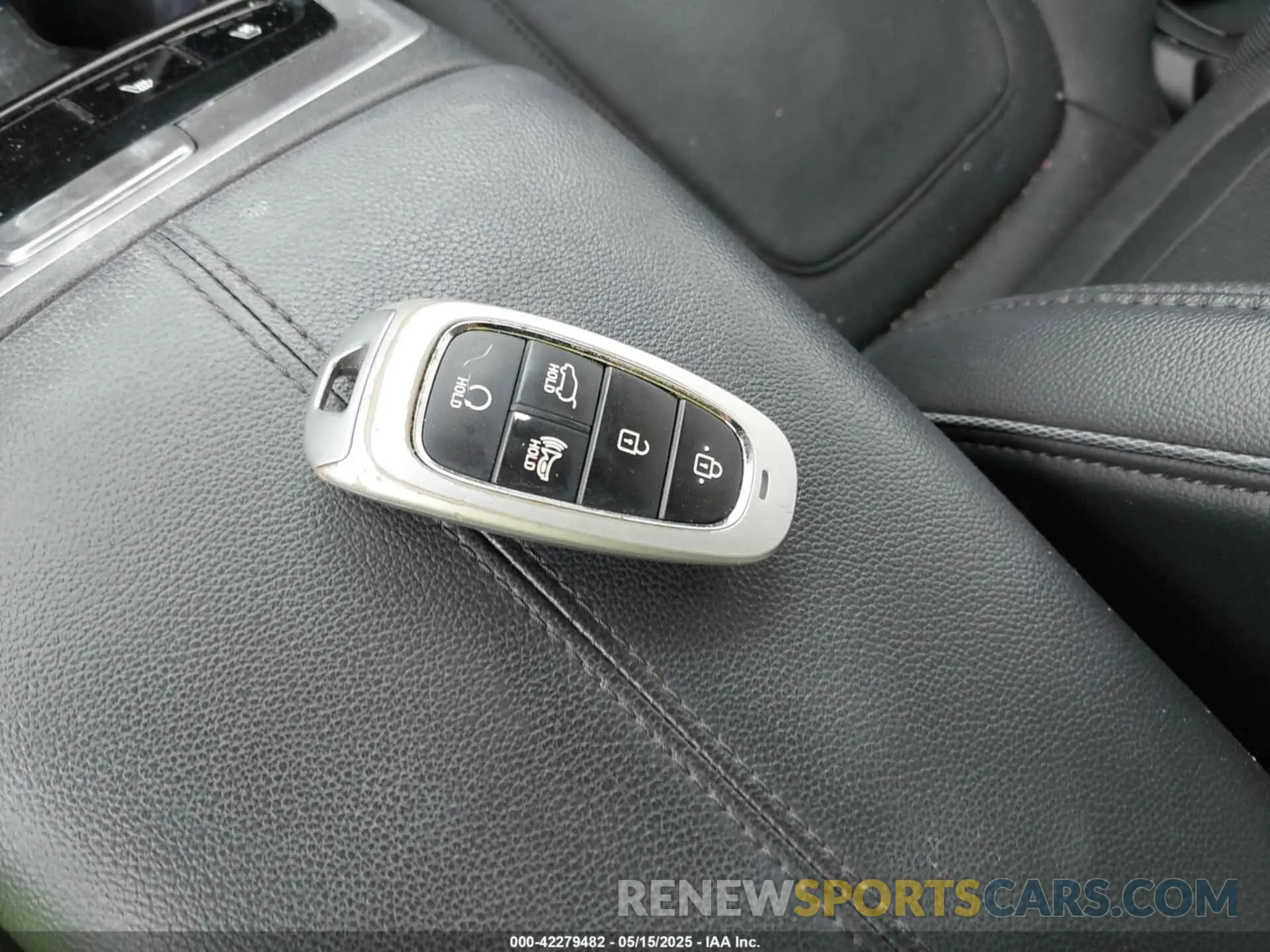 11 Photograph of a damaged car 5NMJCCAE3NH047585 HYUNDAI TUCSON 2022