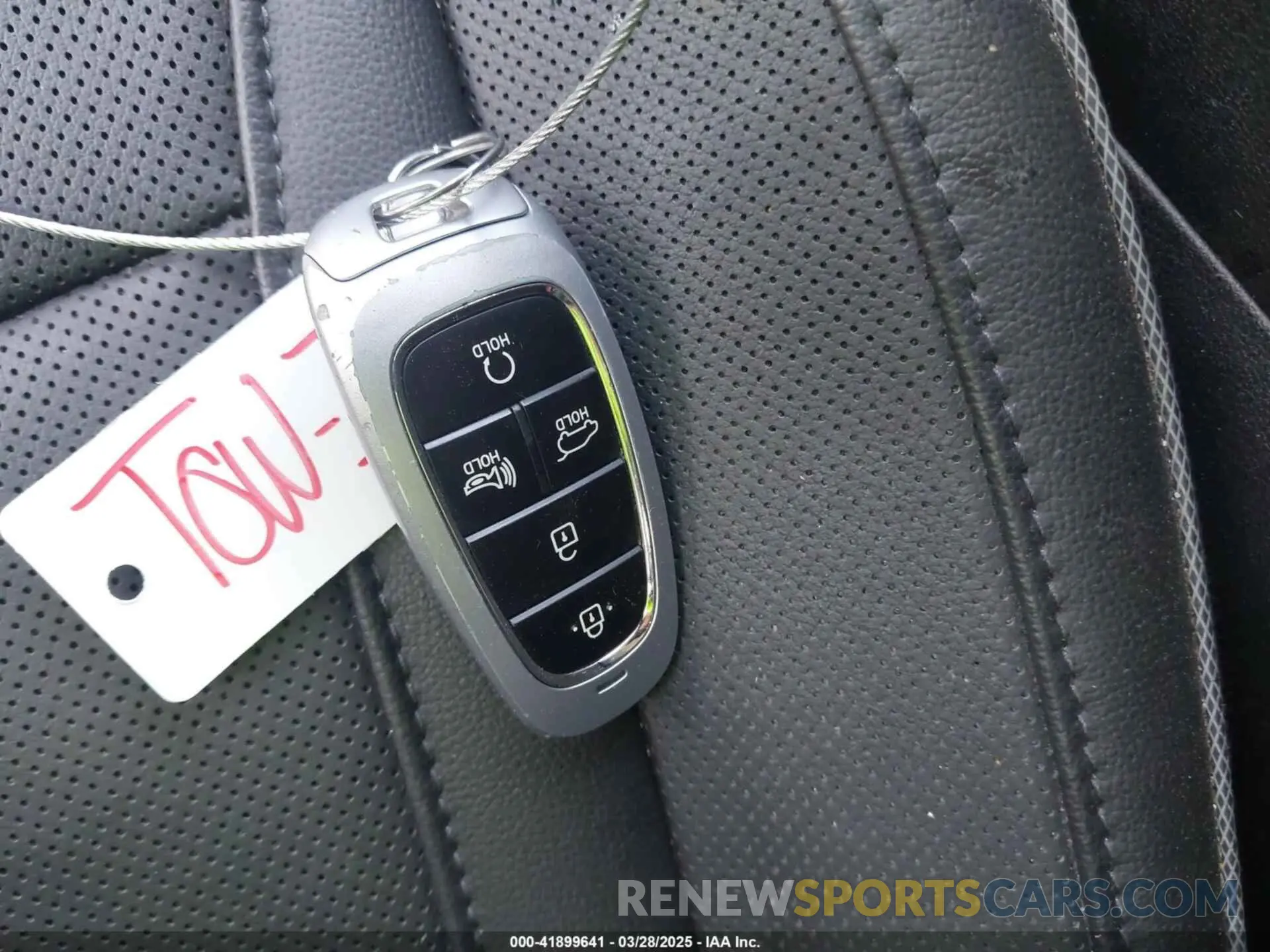11 Photograph of a damaged car 5NMJCCAE4NH096813 HYUNDAI TUCSON 2022