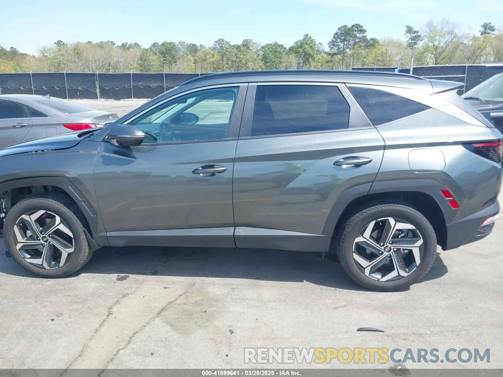 15 Photograph of a damaged car 5NMJCCAE4NH096813 HYUNDAI TUCSON 2022
