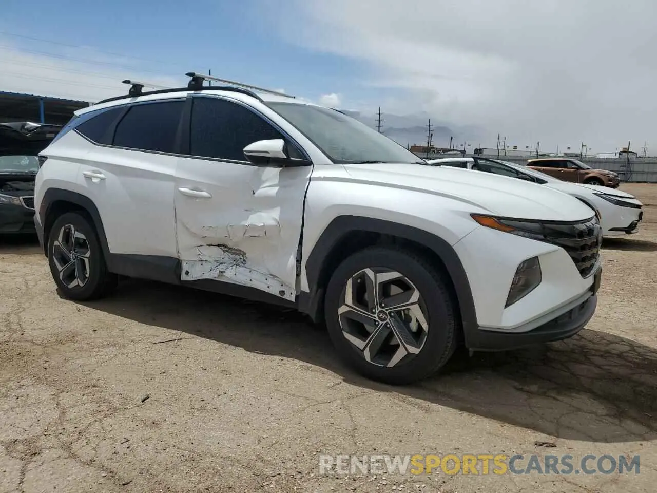 4 Photograph of a damaged car 5NMJCCAE5NH035292 HYUNDAI TUCSON 2022