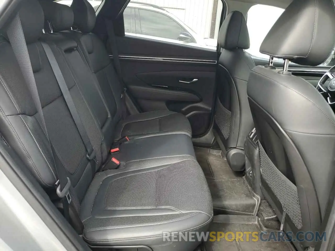 11 Photograph of a damaged car 5NMJCCAE5NH037320 HYUNDAI TUCSON 2022