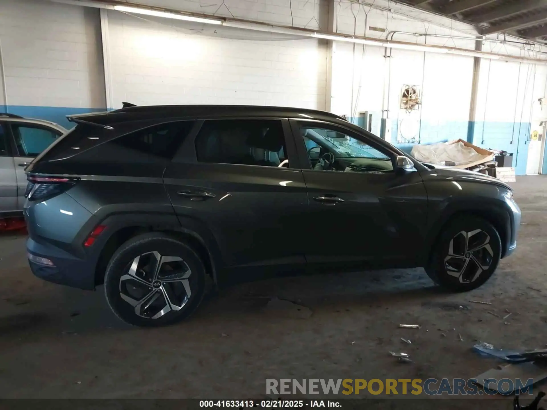 13 Photograph of a damaged car 5NMJCCAE5NH042078 HYUNDAI TUCSON 2022