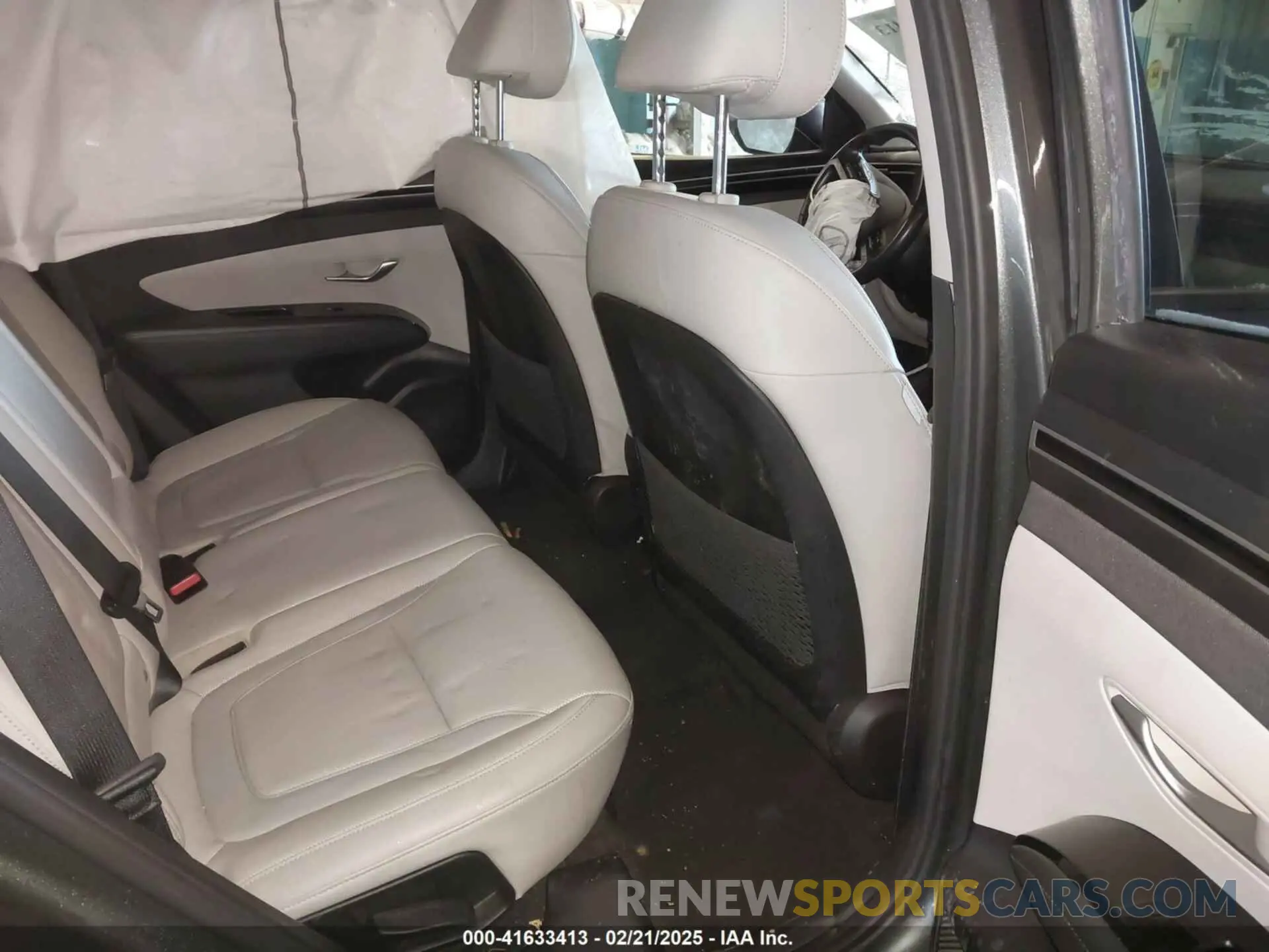 8 Photograph of a damaged car 5NMJCCAE5NH042078 HYUNDAI TUCSON 2022