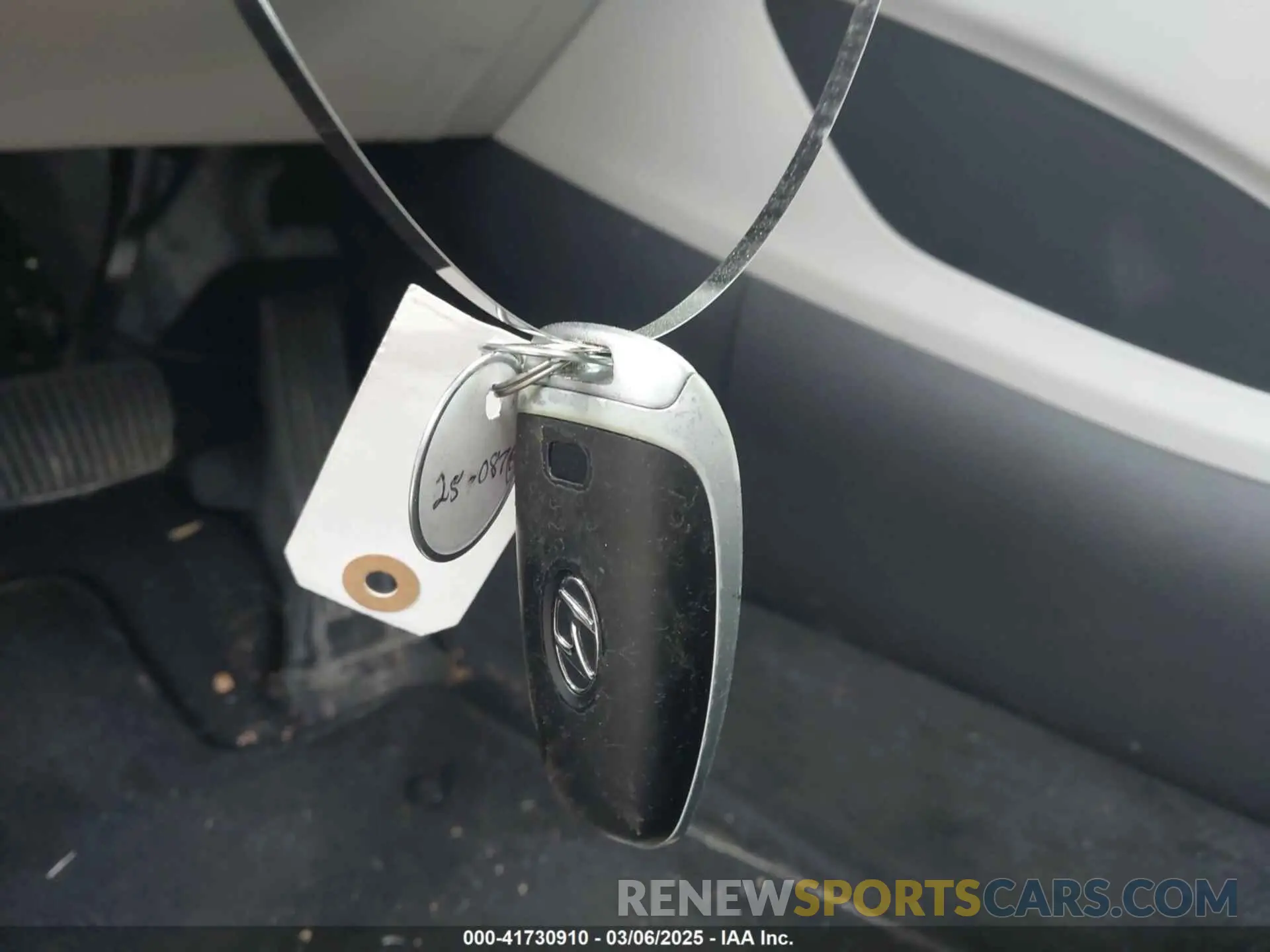 11 Photograph of a damaged car 5NMJCCAE6NH077440 HYUNDAI TUCSON 2022