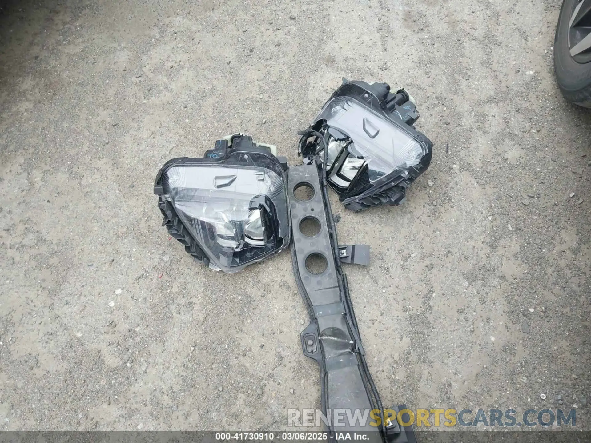 12 Photograph of a damaged car 5NMJCCAE6NH077440 HYUNDAI TUCSON 2022