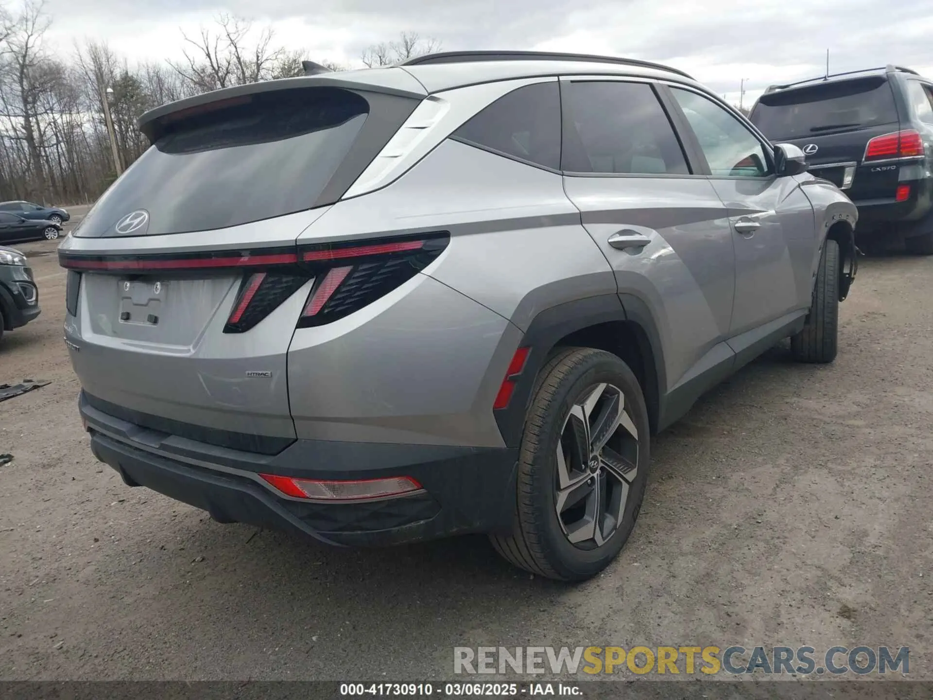 4 Photograph of a damaged car 5NMJCCAE6NH077440 HYUNDAI TUCSON 2022