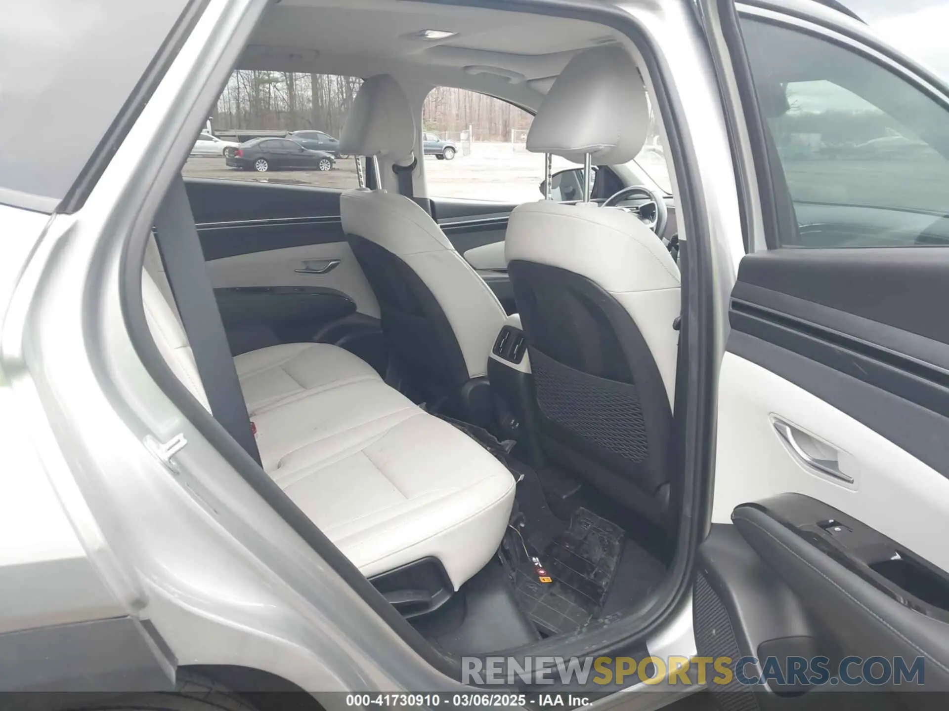 8 Photograph of a damaged car 5NMJCCAE6NH077440 HYUNDAI TUCSON 2022