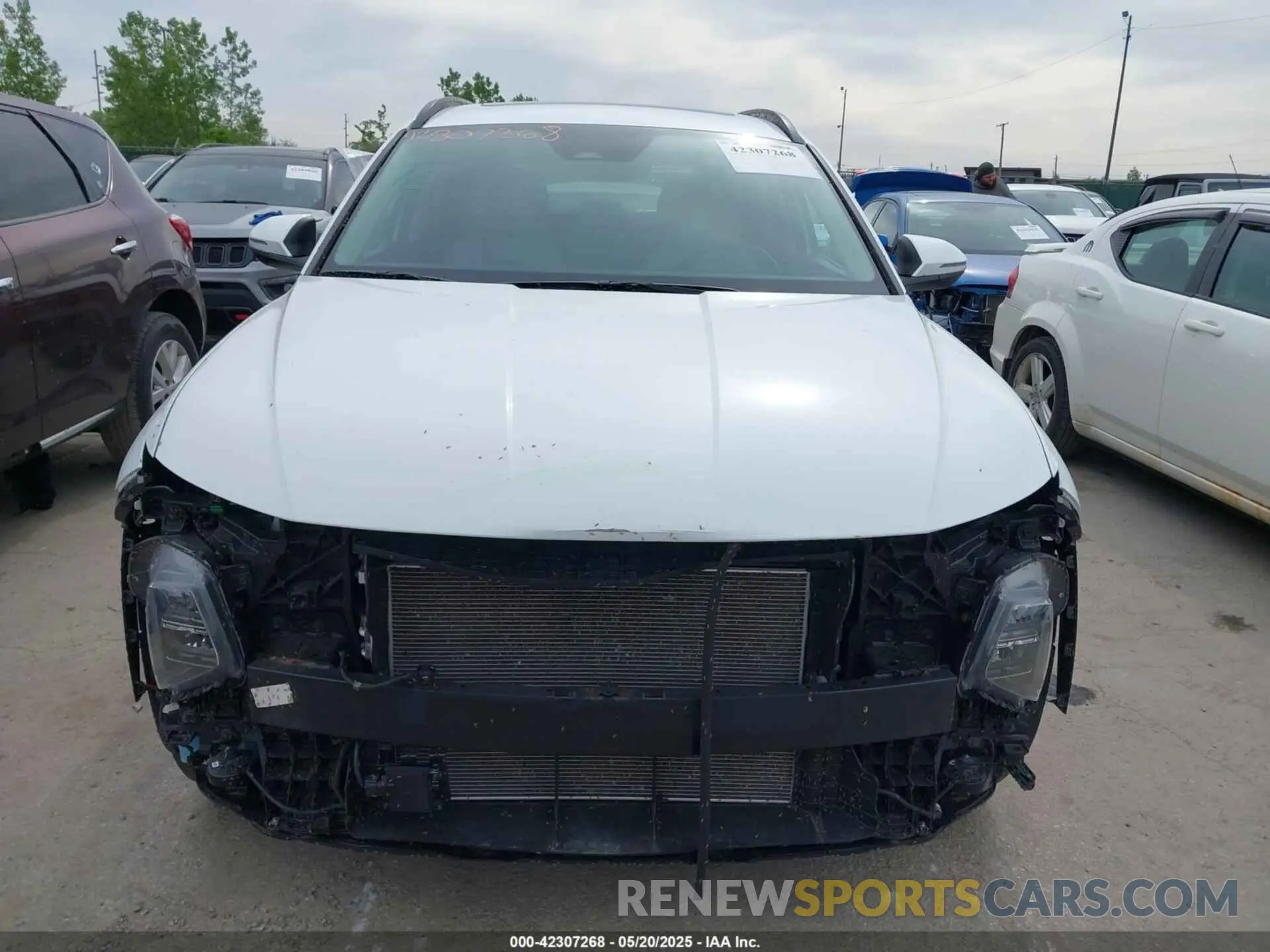 13 Photograph of a damaged car 5NMJCCAE7NH152033 HYUNDAI TUCSON 2022