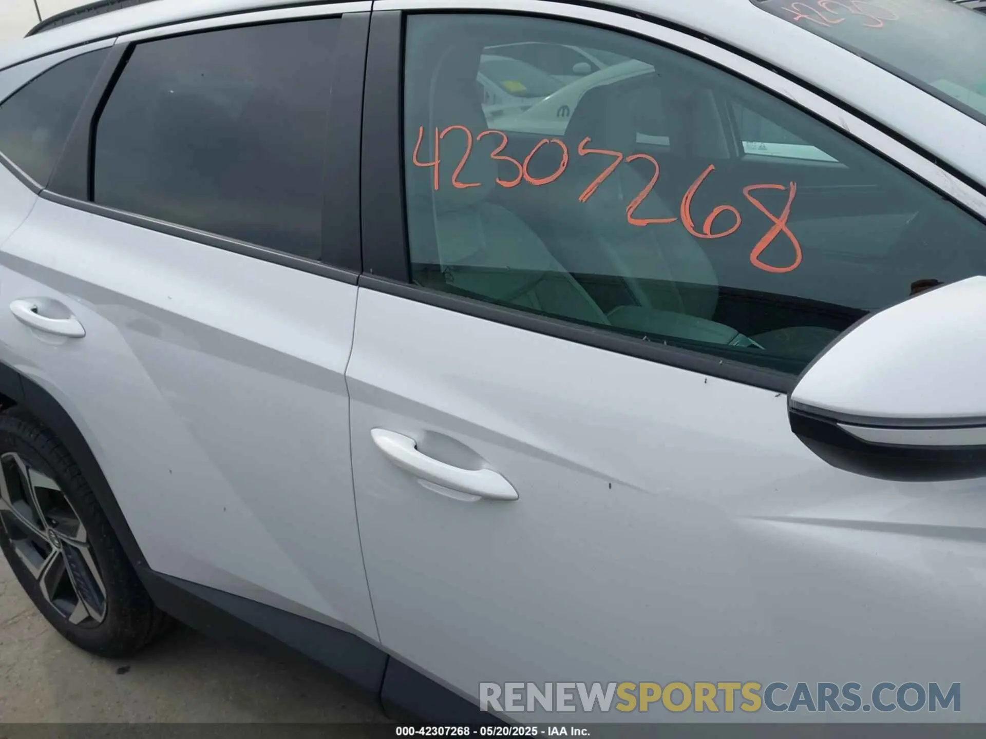 14 Photograph of a damaged car 5NMJCCAE7NH152033 HYUNDAI TUCSON 2022