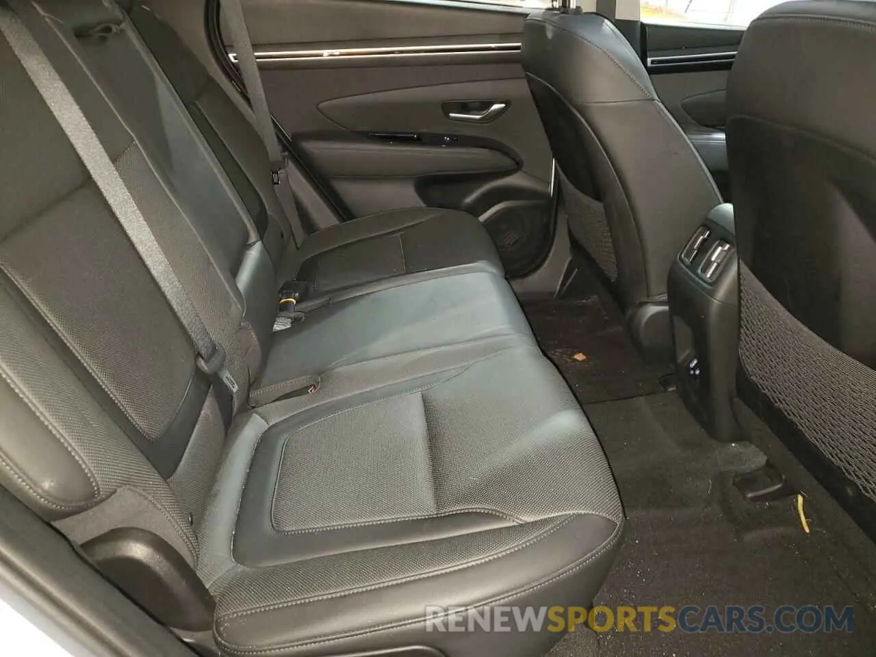 11 Photograph of a damaged car 5NMJCCAE8NH041328 HYUNDAI TUCSON 2022