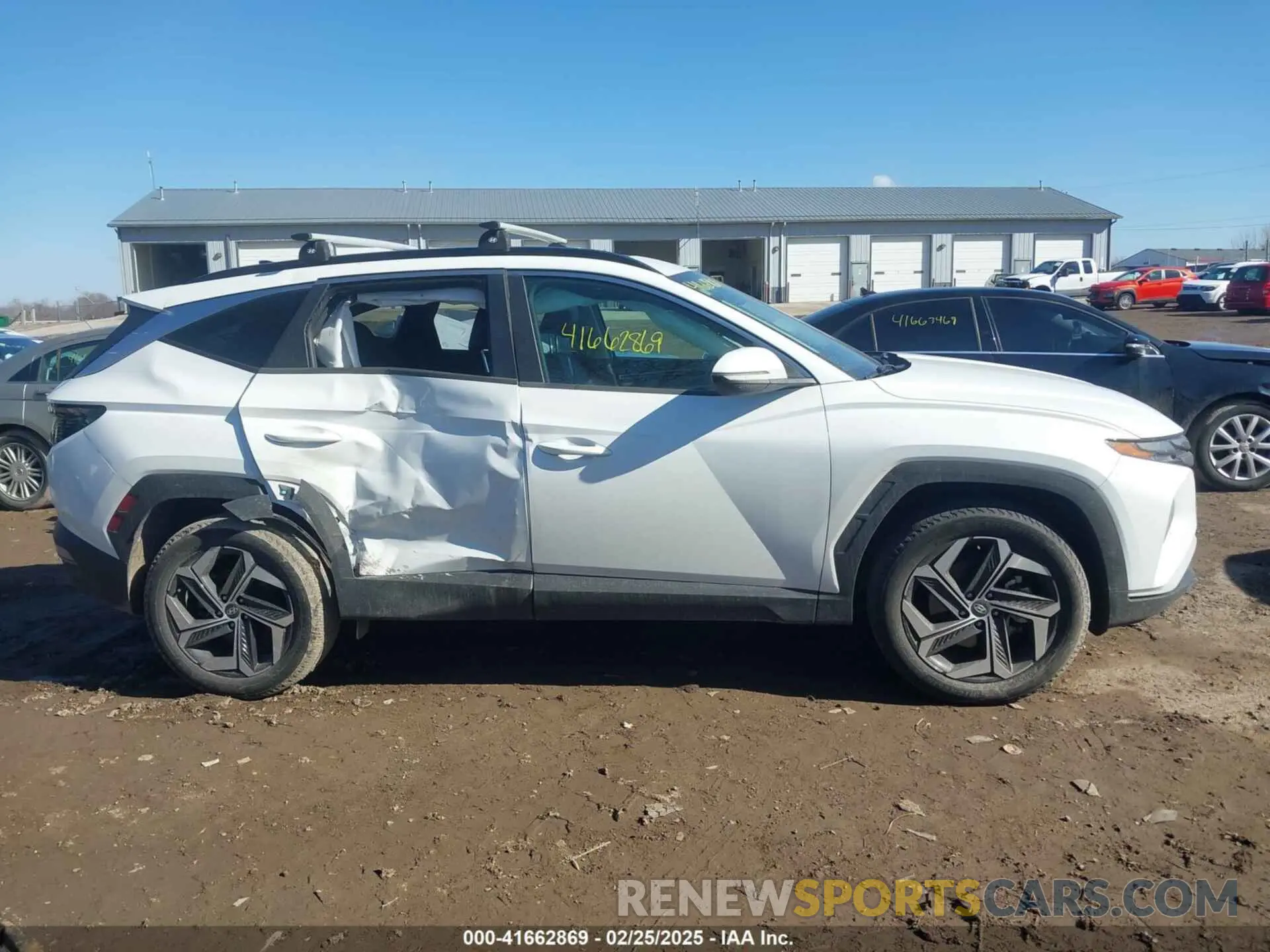 13 Photograph of a damaged car 5NMJCCAE8NH042107 HYUNDAI TUCSON 2022