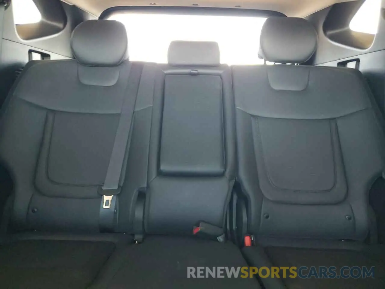 10 Photograph of a damaged car 5NMJCCAE8NH126279 HYUNDAI TUCSON 2022