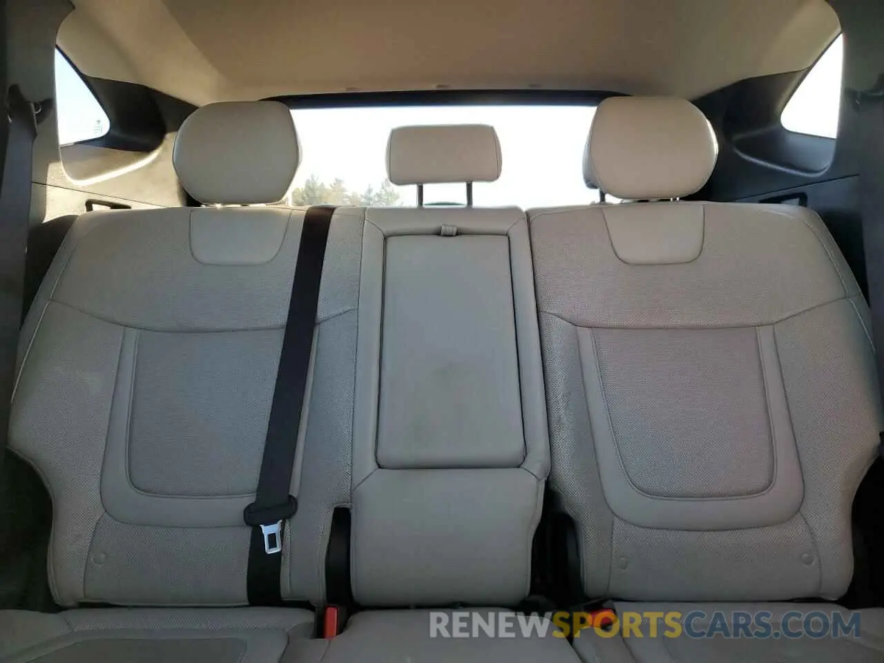 10 Photograph of a damaged car 5NMJCCAEXNH003583 HYUNDAI TUCSON 2022
