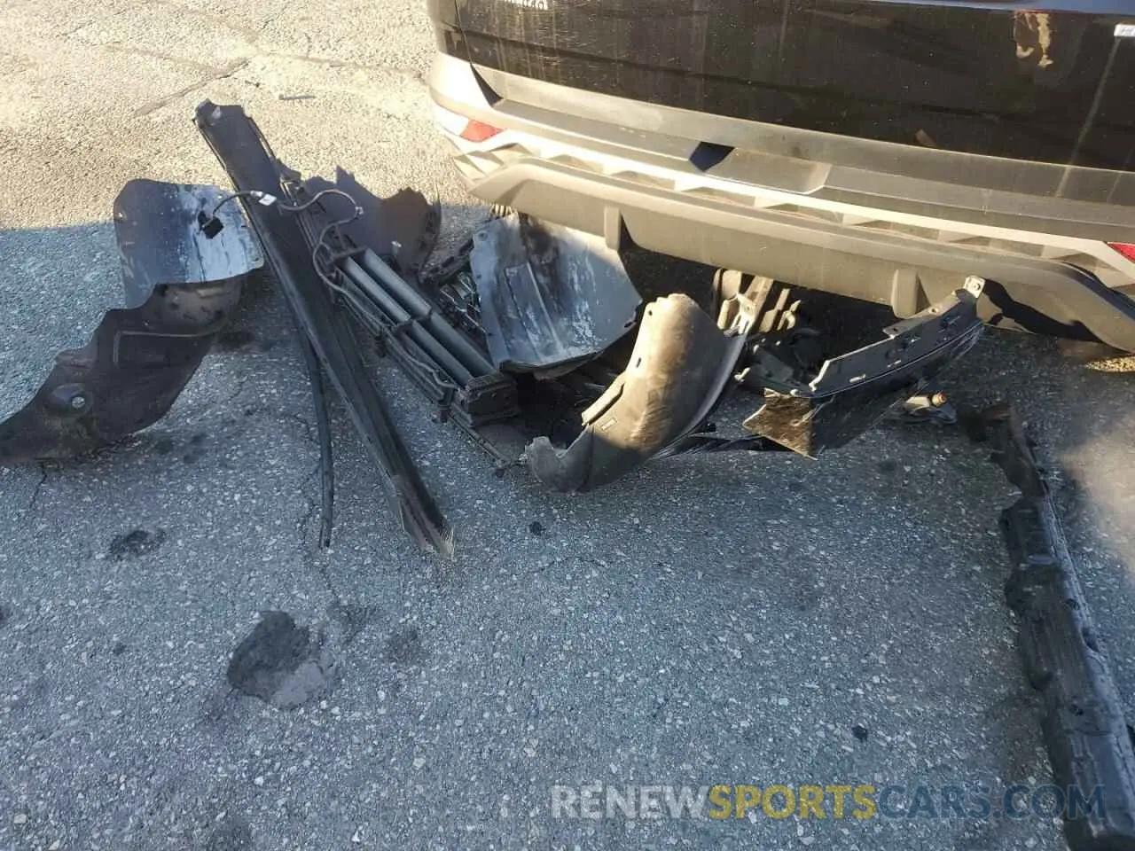 15 Photograph of a damaged car 5NMJCCAEXNH003583 HYUNDAI TUCSON 2022