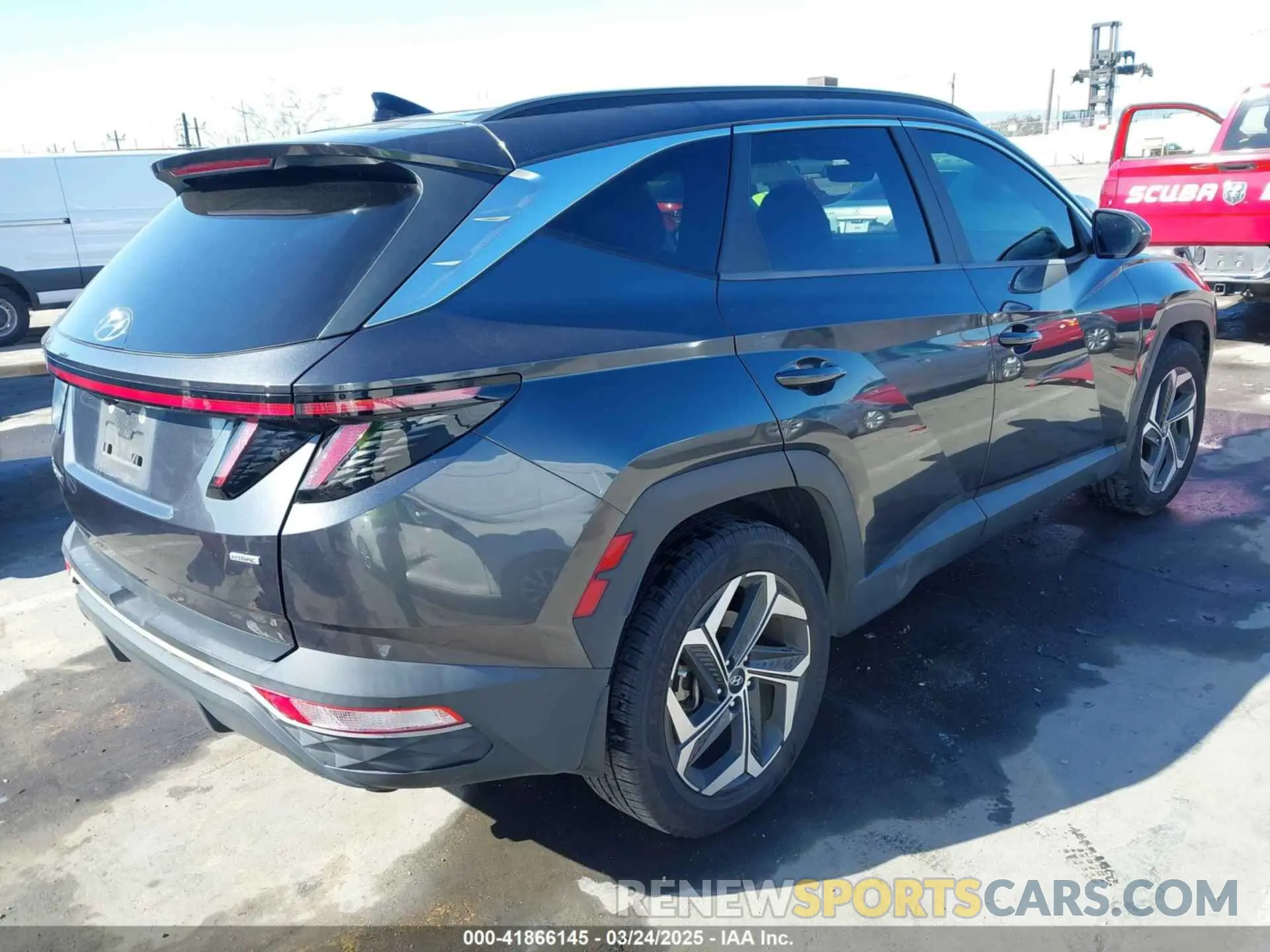 4 Photograph of a damaged car 5NMJCCAEXNH061242 HYUNDAI TUCSON 2022