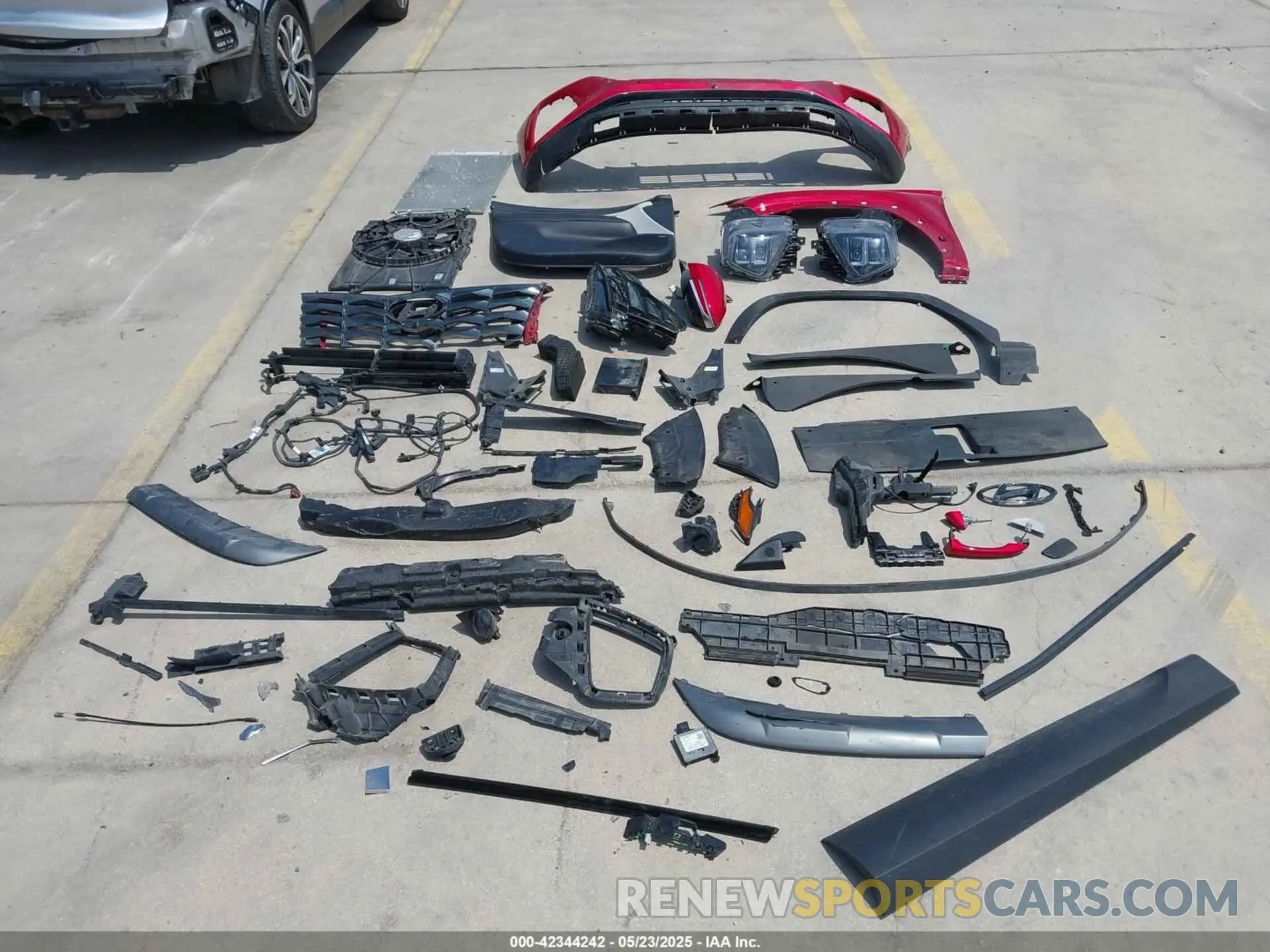 12 Photograph of a damaged car 5NMJE3AE0NH020290 HYUNDAI TUCSON 2022
