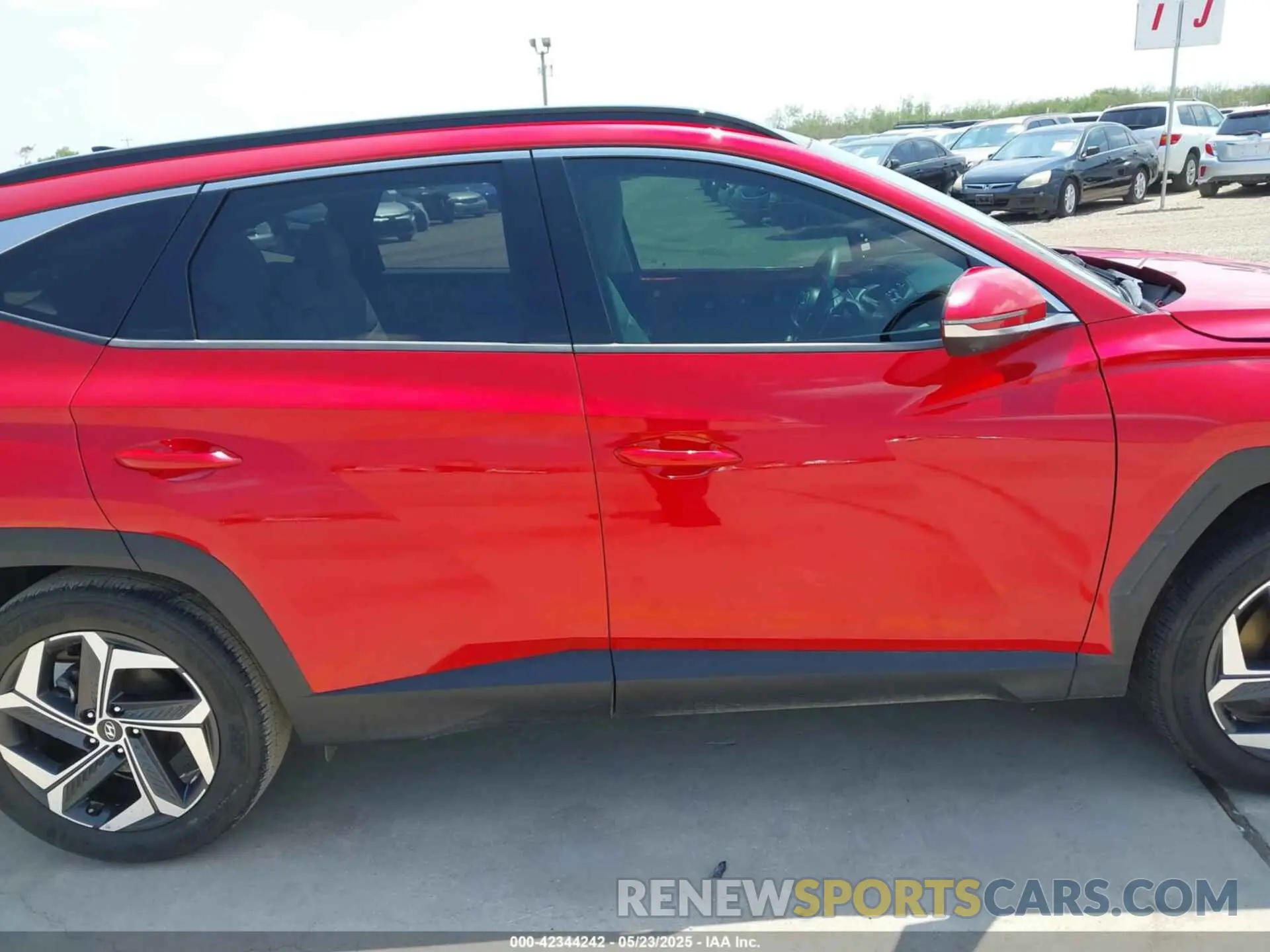 14 Photograph of a damaged car 5NMJE3AE0NH020290 HYUNDAI TUCSON 2022