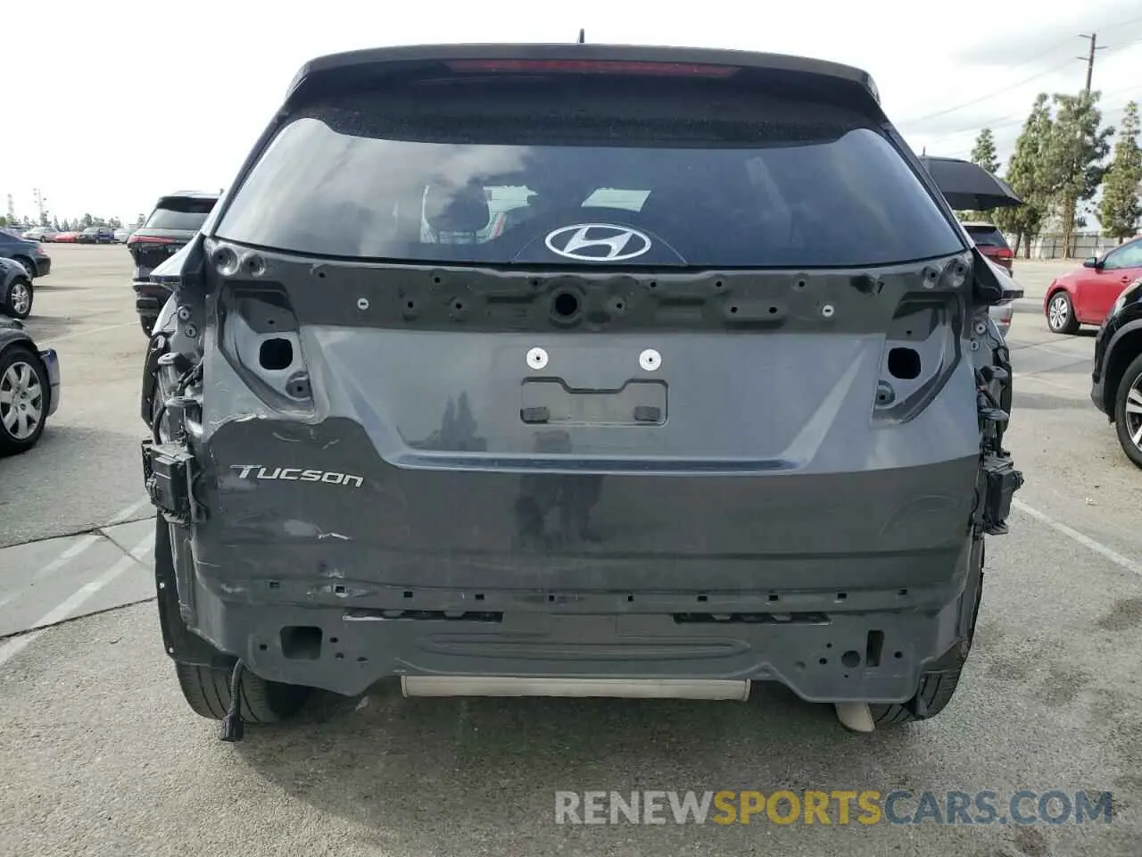 6 Photograph of a damaged car 5NMJE3AE0NH113231 HYUNDAI TUCSON 2022