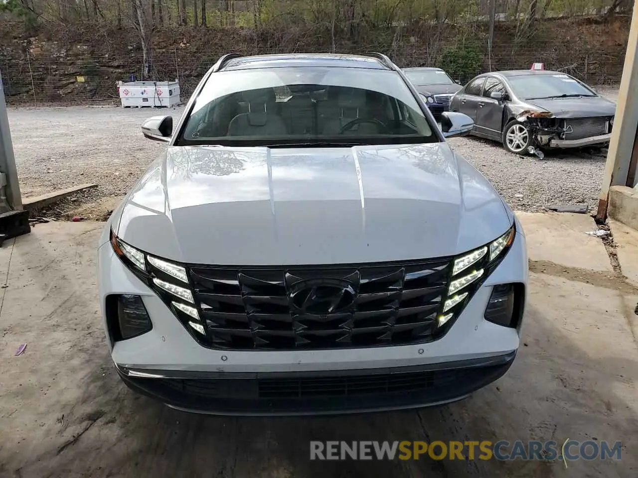 5 Photograph of a damaged car 5NMJE3AE0NH120258 HYUNDAI TUCSON 2022