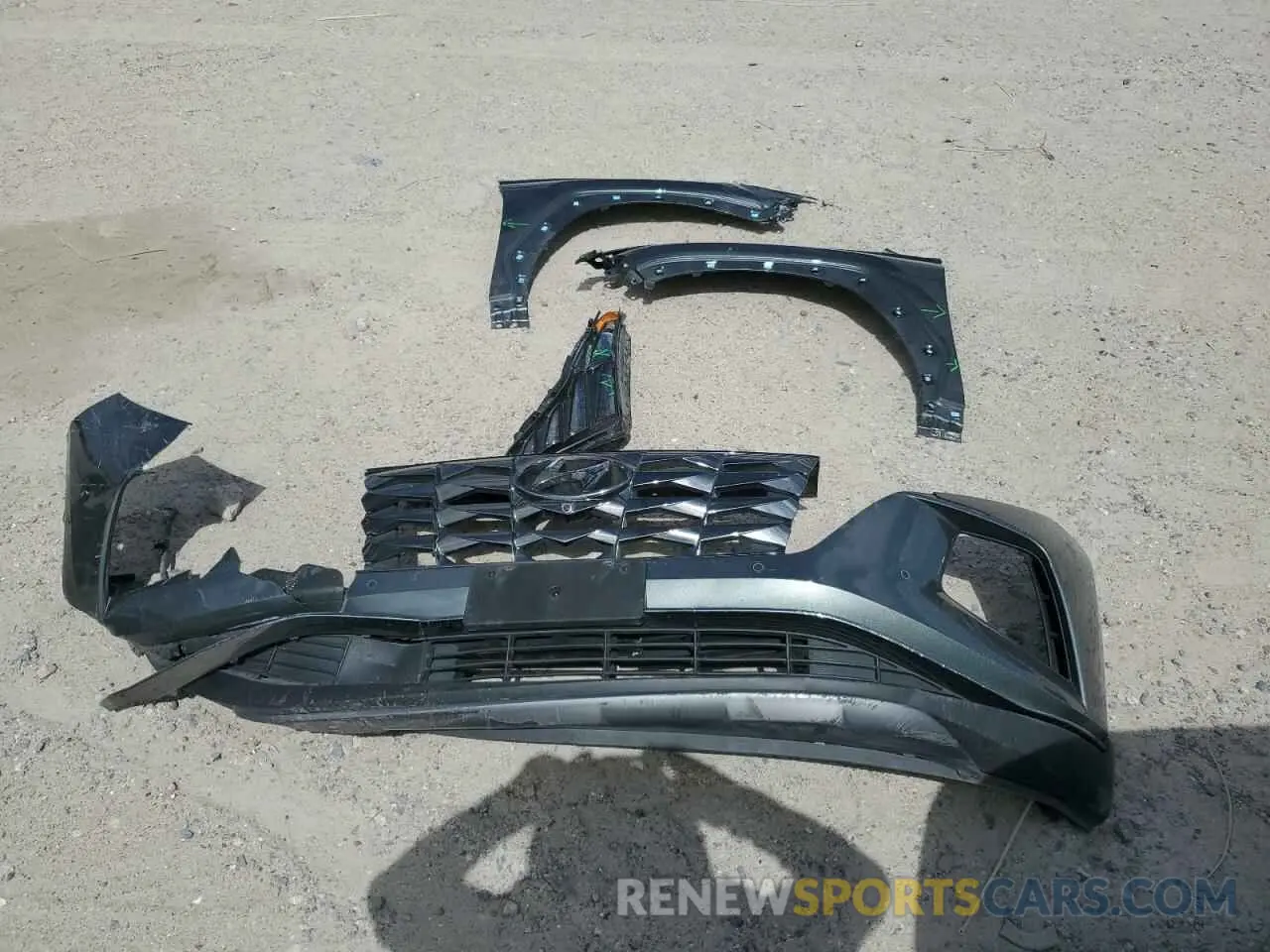 13 Photograph of a damaged car 5NMJE3AE1NH050091 HYUNDAI TUCSON 2022
