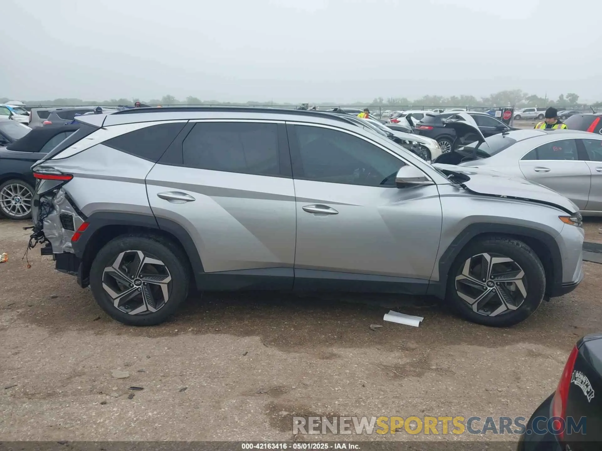 13 Photograph of a damaged car 5NMJE3AE1NH109866 HYUNDAI TUCSON 2022