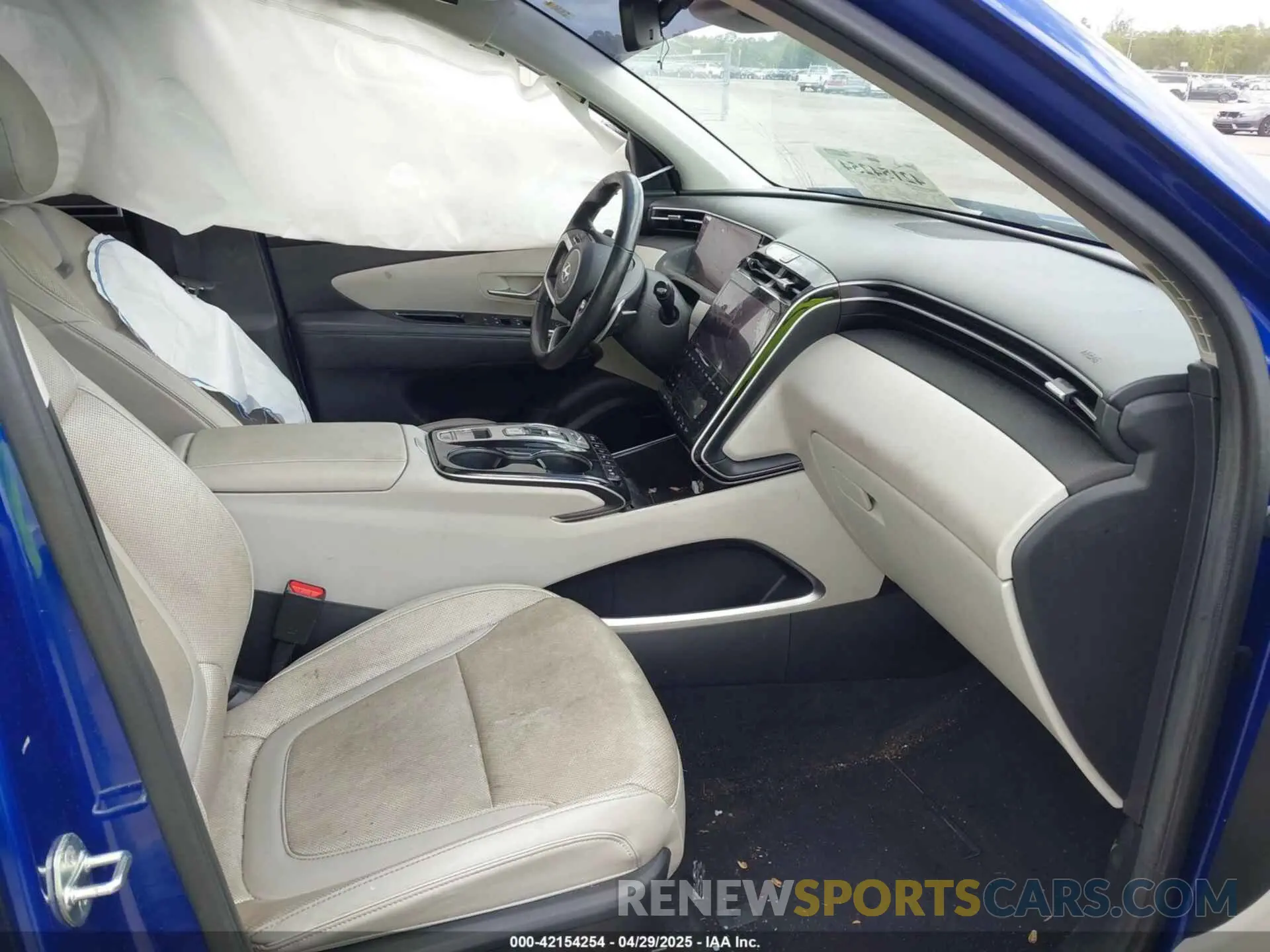 5 Photograph of a damaged car 5NMJE3AE1NH133973 HYUNDAI TUCSON 2022