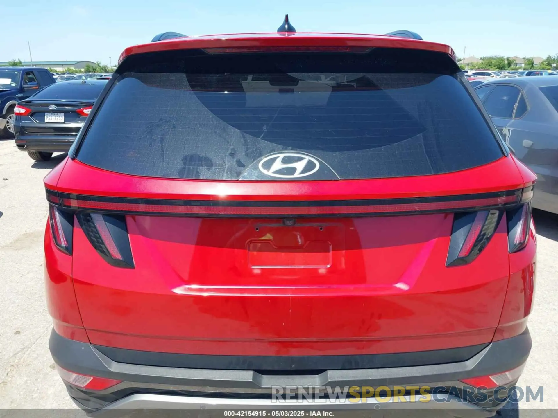 17 Photograph of a damaged car 5NMJE3AE2NH035339 HYUNDAI TUCSON 2022