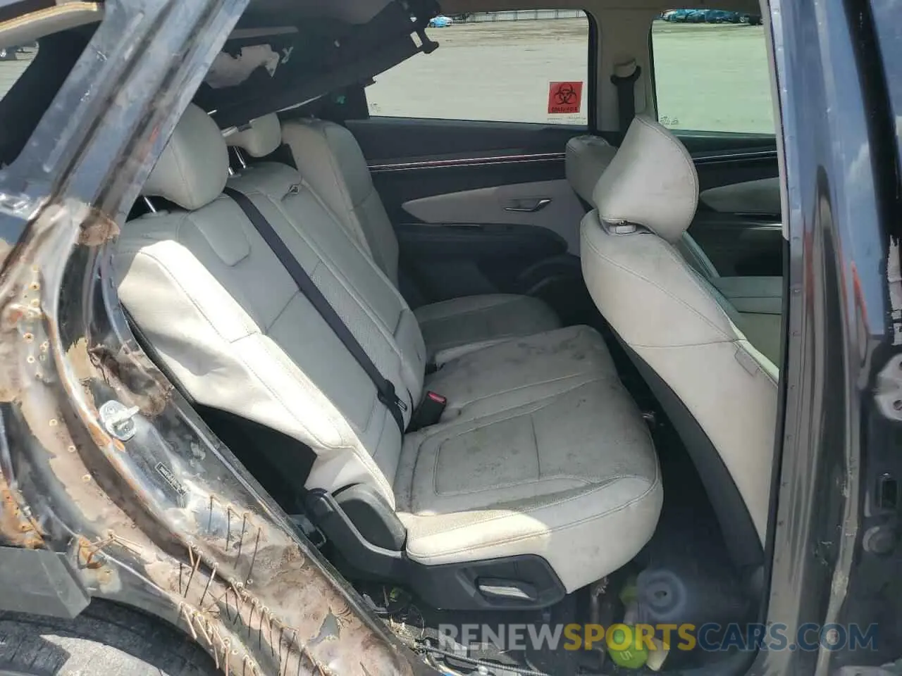 11 Photograph of a damaged car 5NMJE3AE4NH022754 HYUNDAI TUCSON 2022