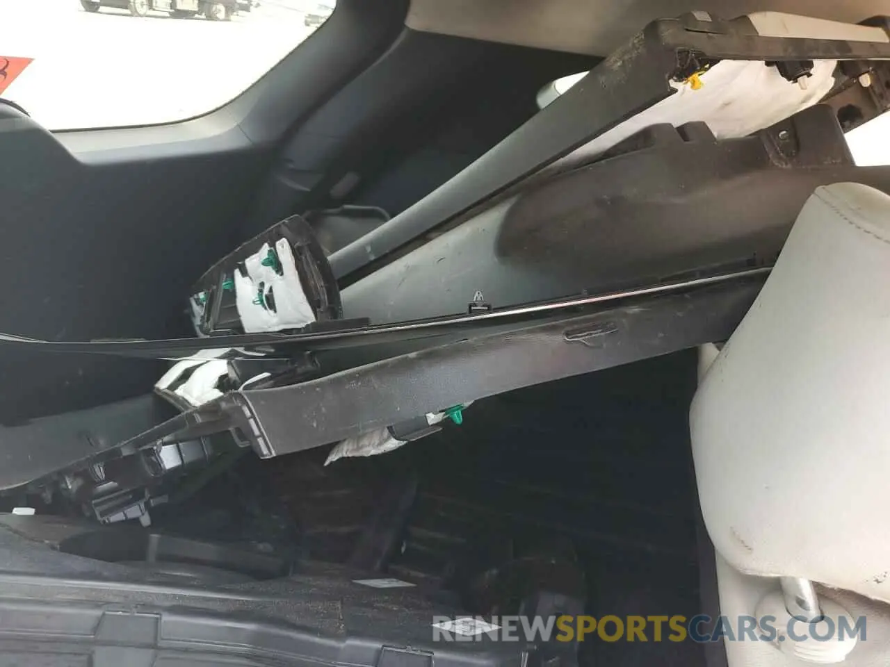 13 Photograph of a damaged car 5NMJE3AE4NH022754 HYUNDAI TUCSON 2022