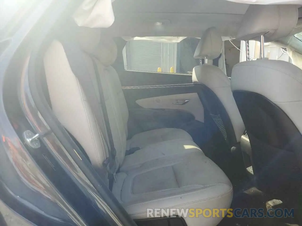 11 Photograph of a damaged car 5NMJE3AE4NH107416 HYUNDAI TUCSON 2022