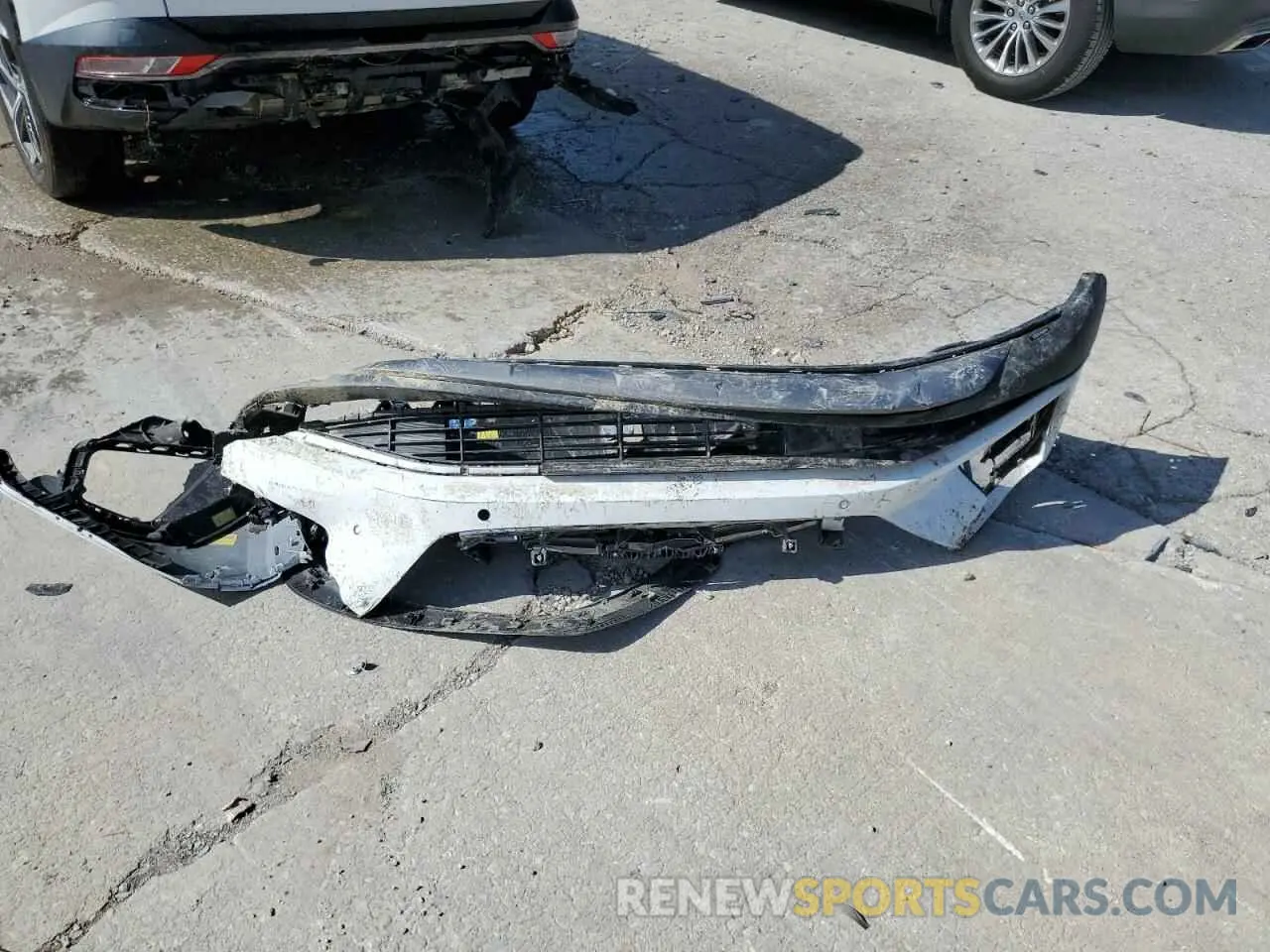 13 Photograph of a damaged car 5NMJE3AE5NH110308 HYUNDAI TUCSON 2022