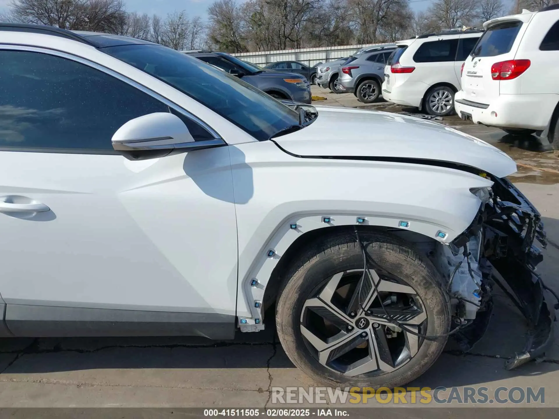 19 Photograph of a damaged car 5NMJE3AE5NH140327 HYUNDAI TUCSON 2022