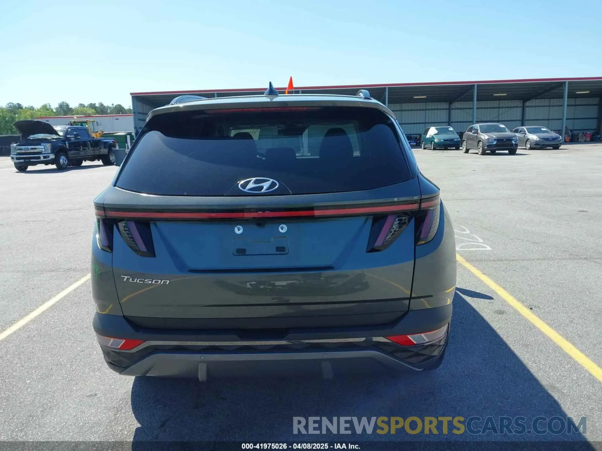 16 Photograph of a damaged car 5NMJE3AE5NH140442 HYUNDAI TUCSON 2022