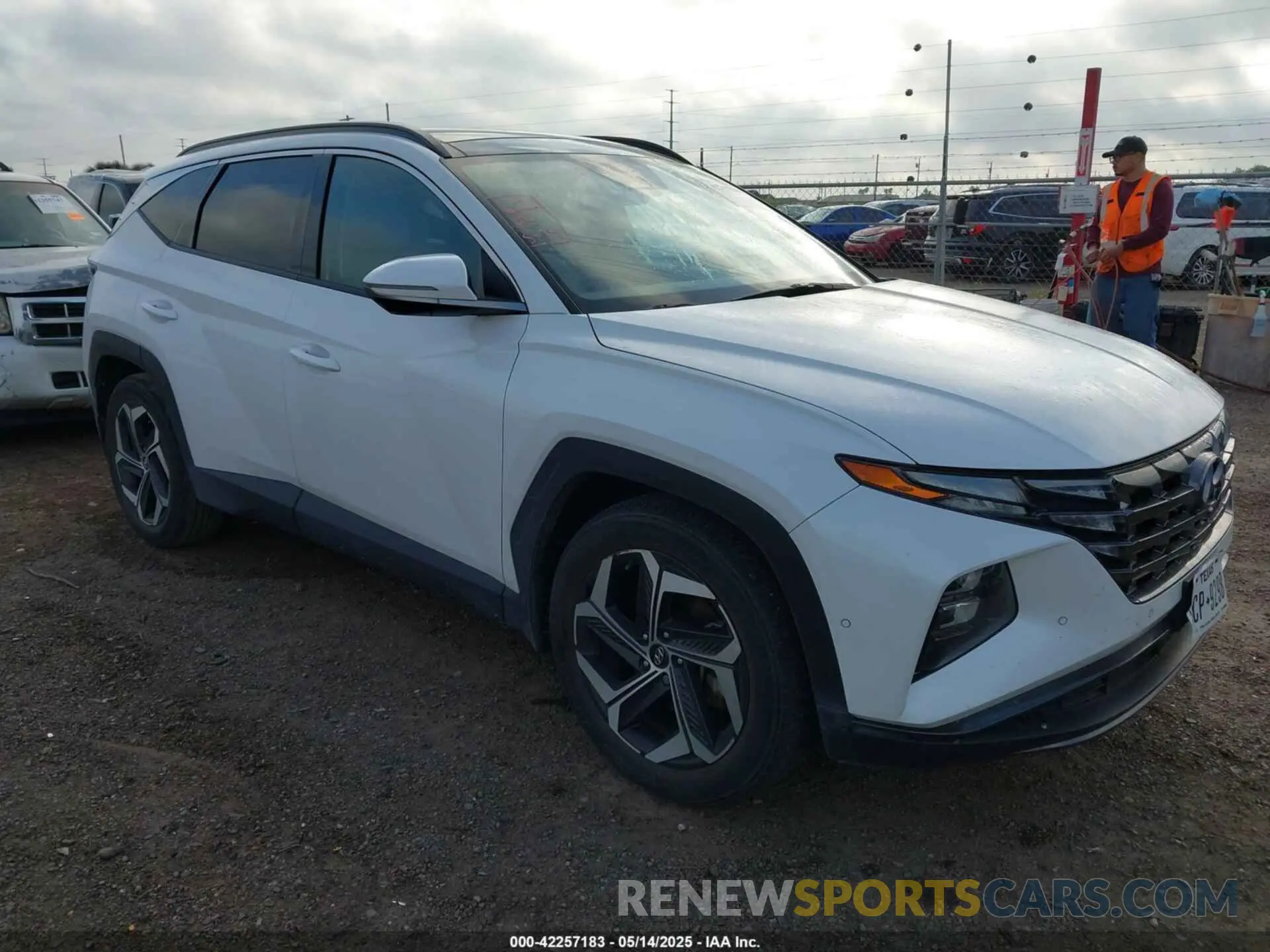 1 Photograph of a damaged car 5NMJE3AE5NH157922 HYUNDAI TUCSON 2022