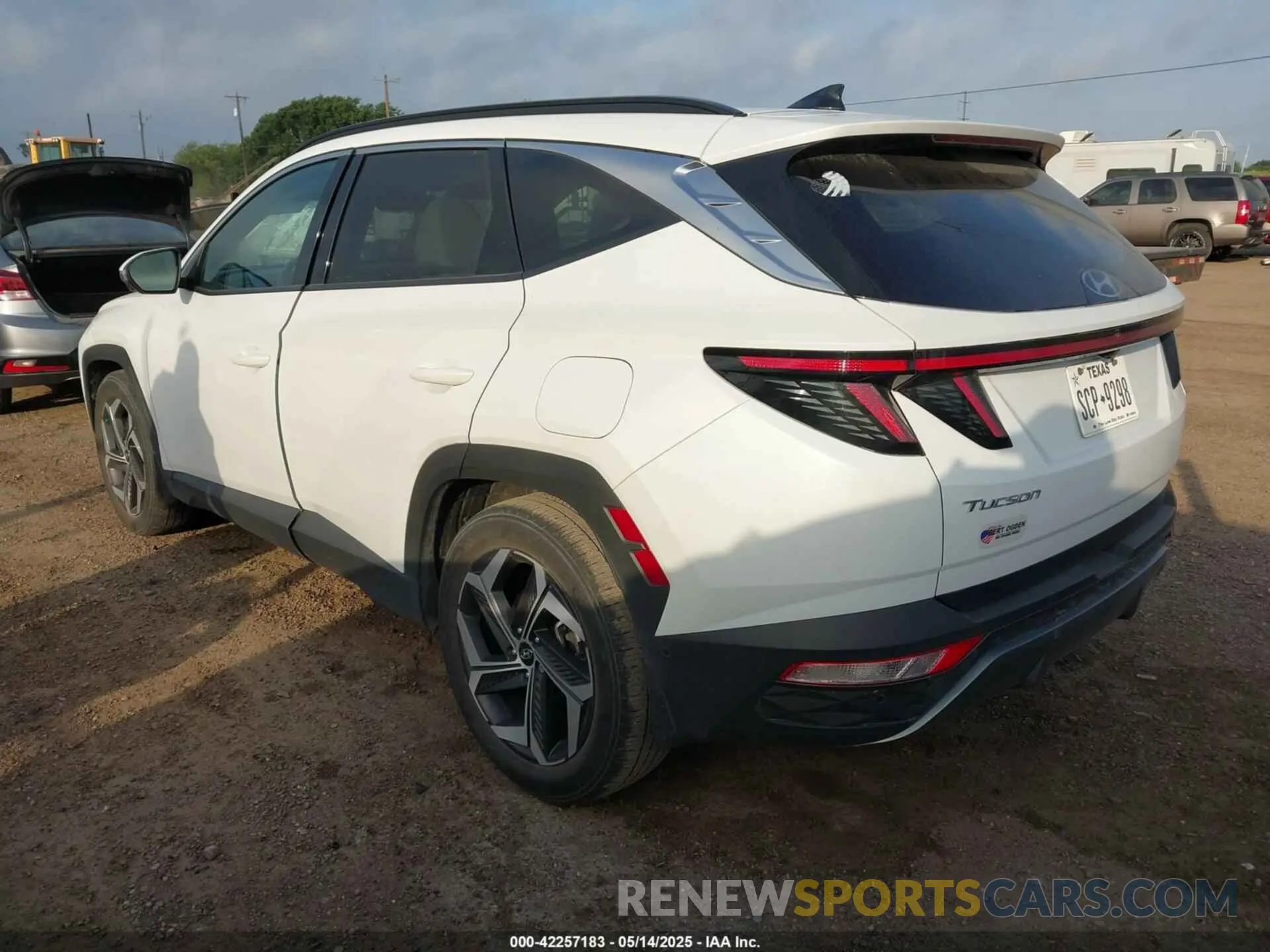 3 Photograph of a damaged car 5NMJE3AE5NH157922 HYUNDAI TUCSON 2022