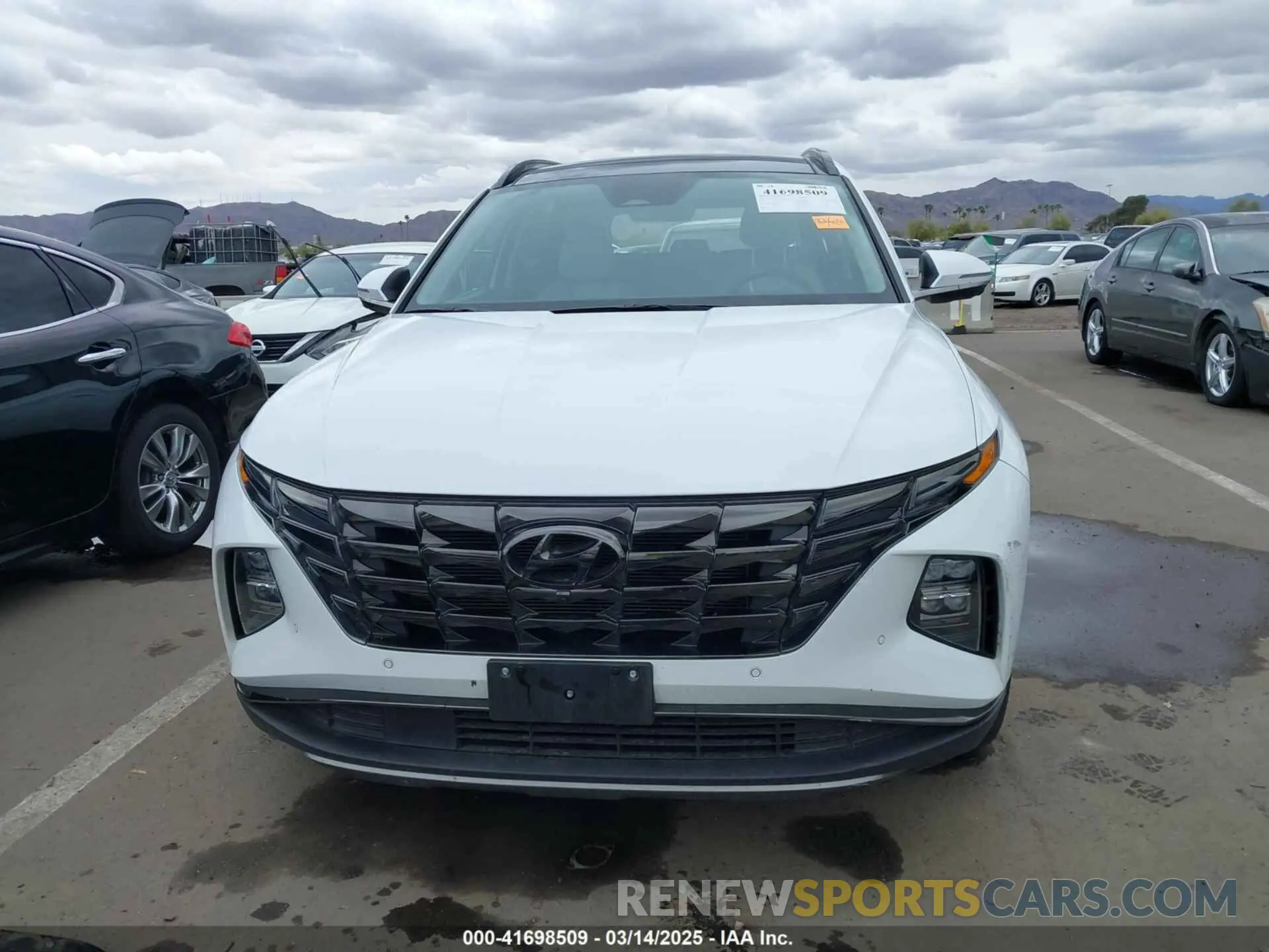 13 Photograph of a damaged car 5NMJE3AE6NH013862 HYUNDAI TUCSON 2022