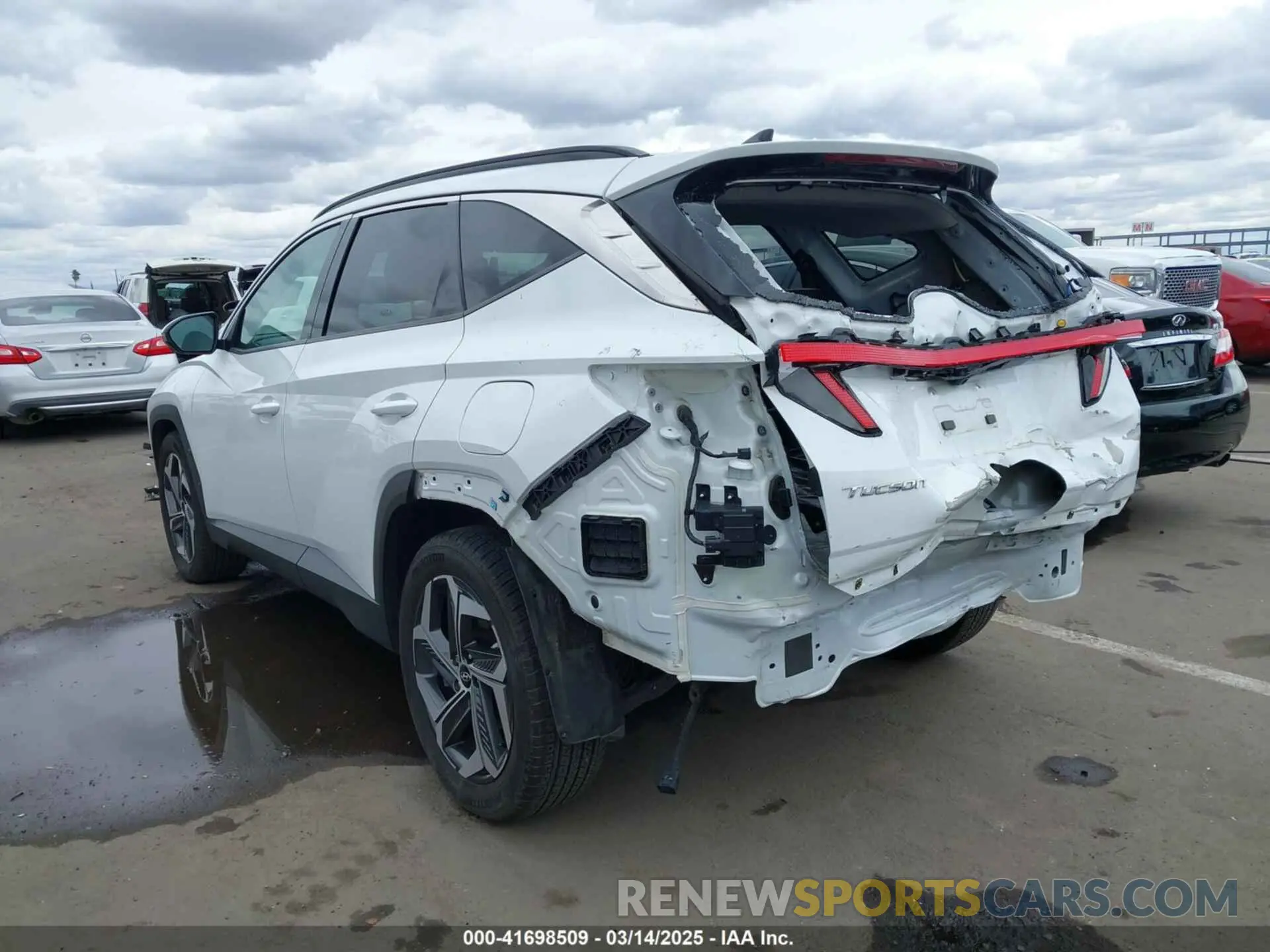 3 Photograph of a damaged car 5NMJE3AE6NH013862 HYUNDAI TUCSON 2022