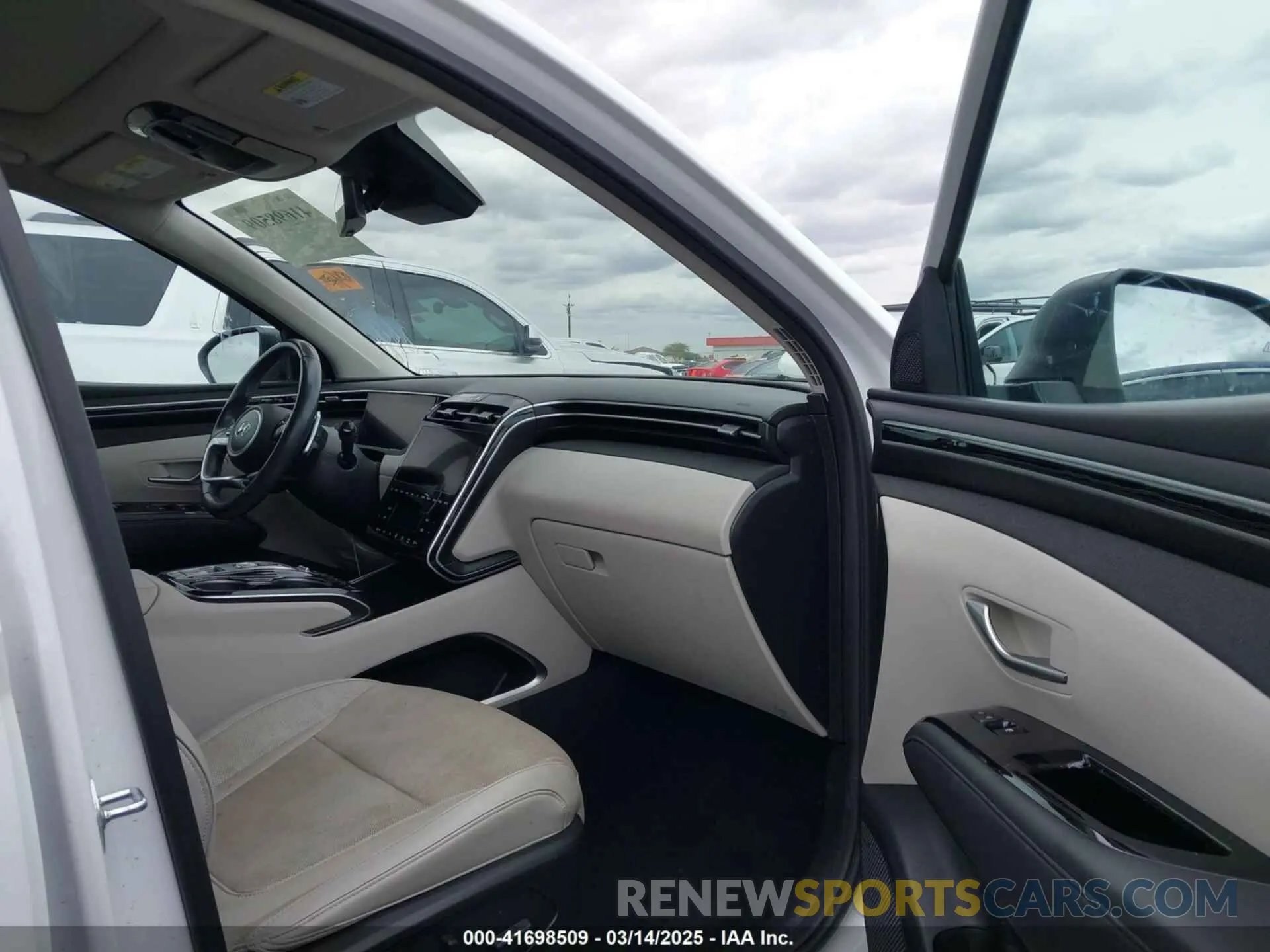 5 Photograph of a damaged car 5NMJE3AE6NH013862 HYUNDAI TUCSON 2022