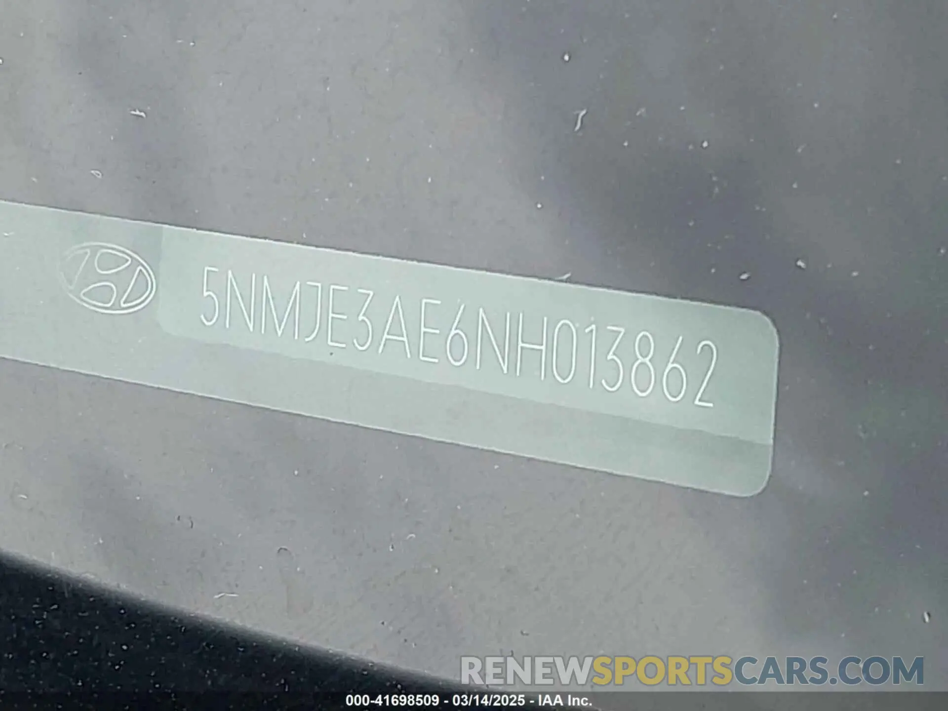 9 Photograph of a damaged car 5NMJE3AE6NH013862 HYUNDAI TUCSON 2022