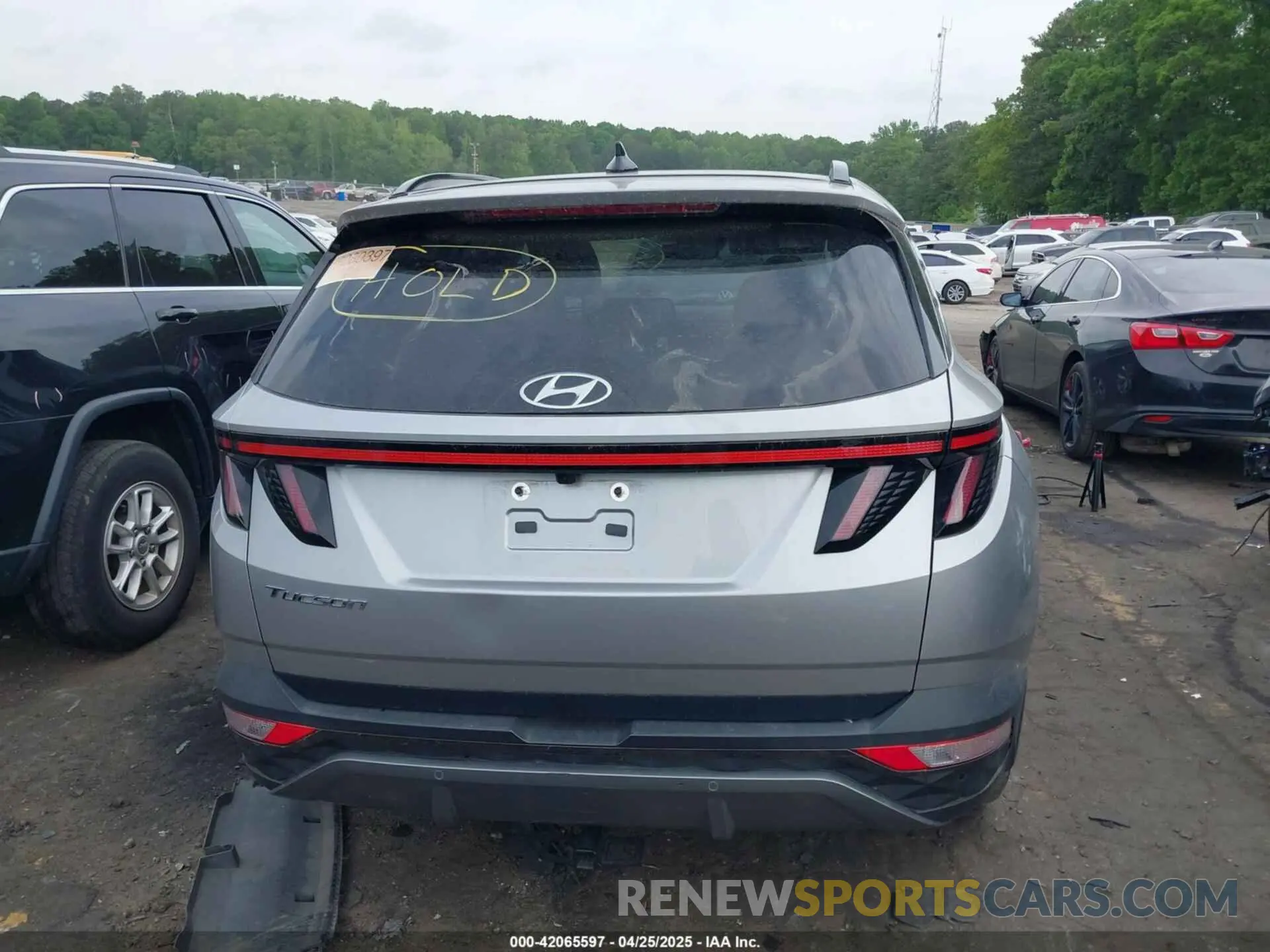 16 Photograph of a damaged car 5NMJE3AE8NH056955 HYUNDAI TUCSON 2022